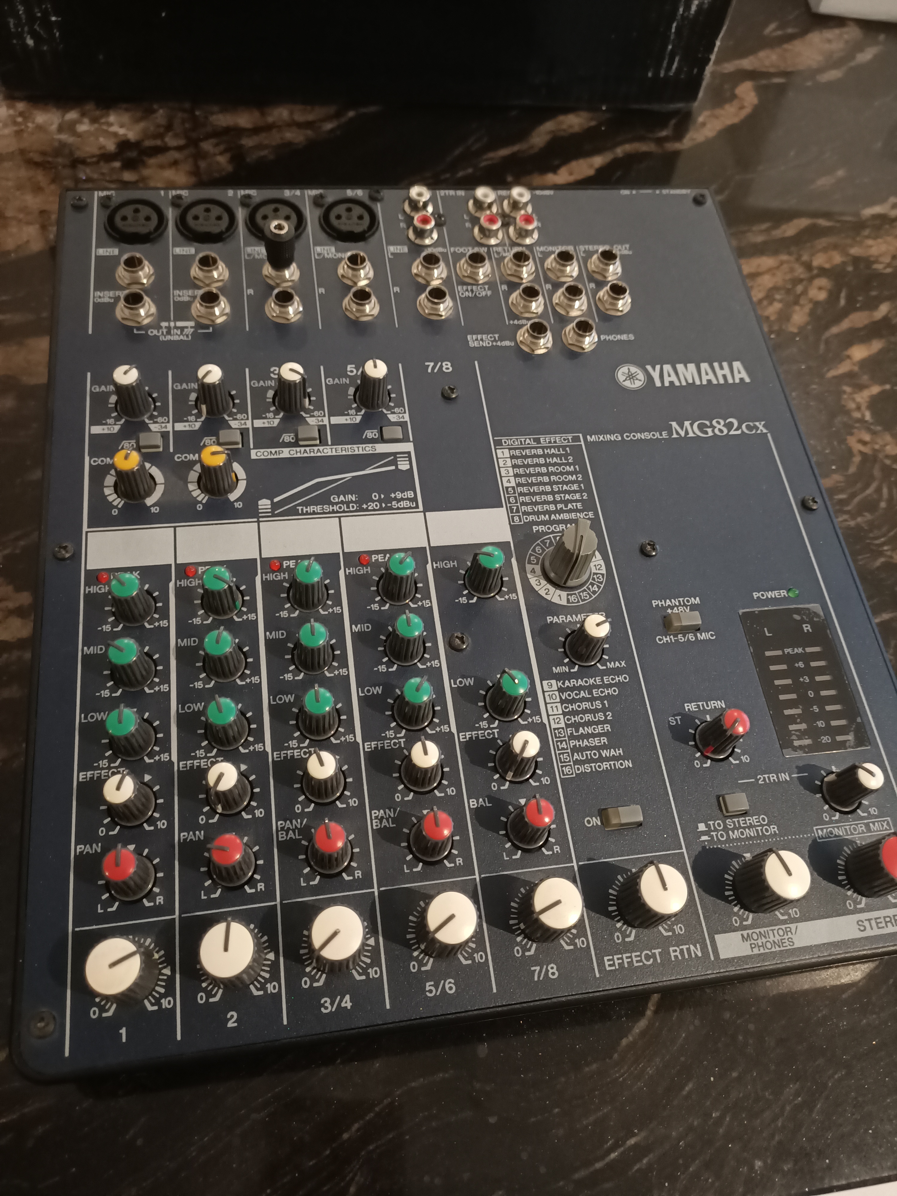 Vends table de mixage MG82CX 