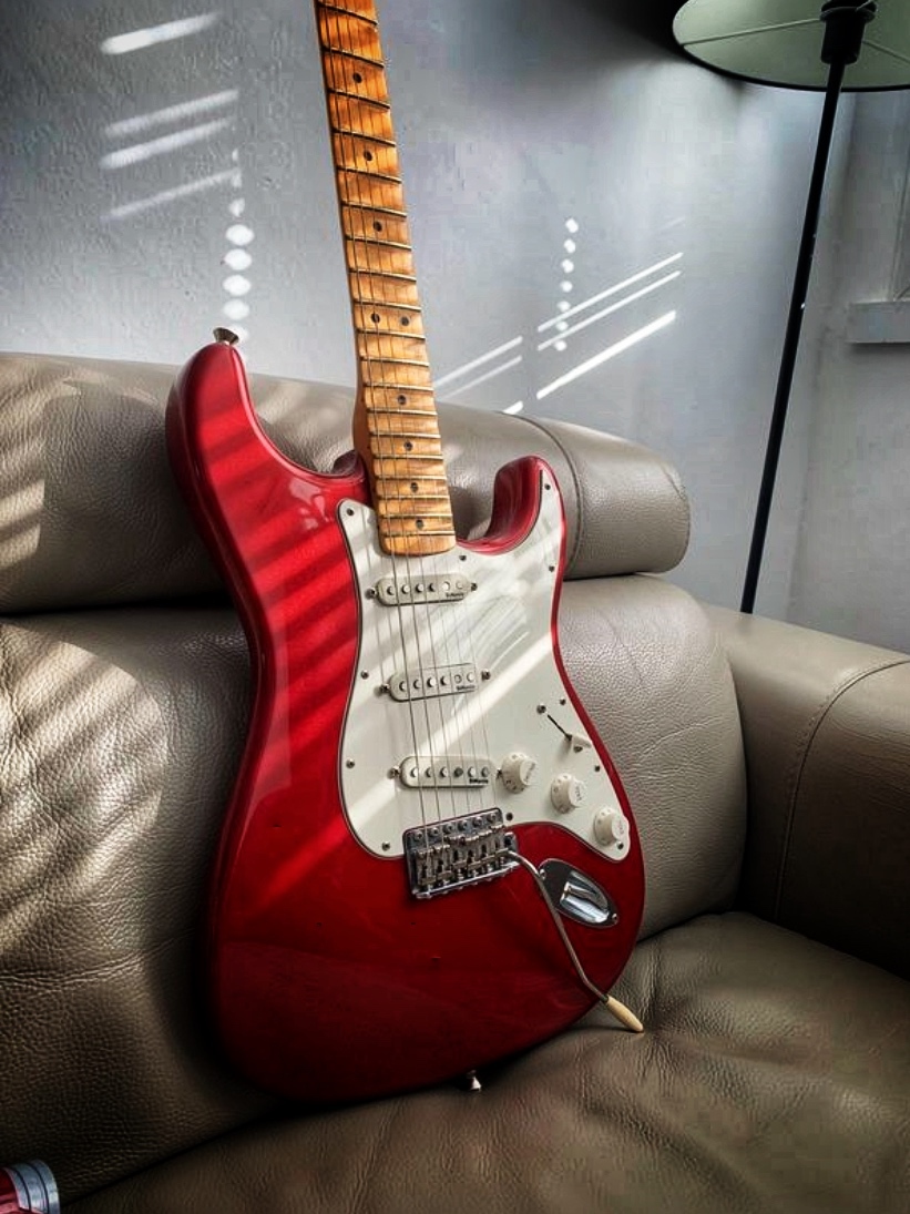 Fender YJM Candy Apple Red 2004