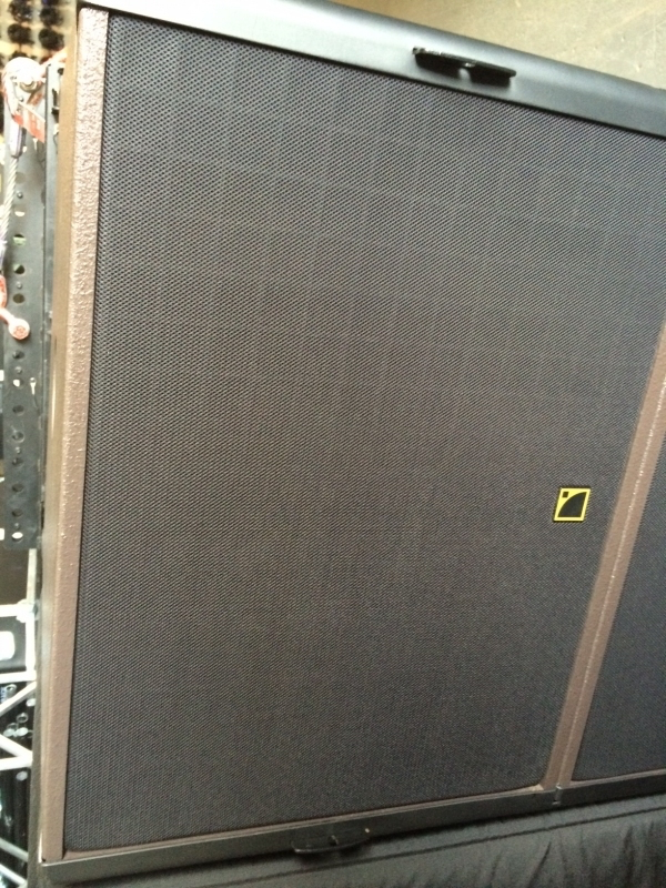 Titre : L-Acoustics SB18 – Caisson de basses professionnel