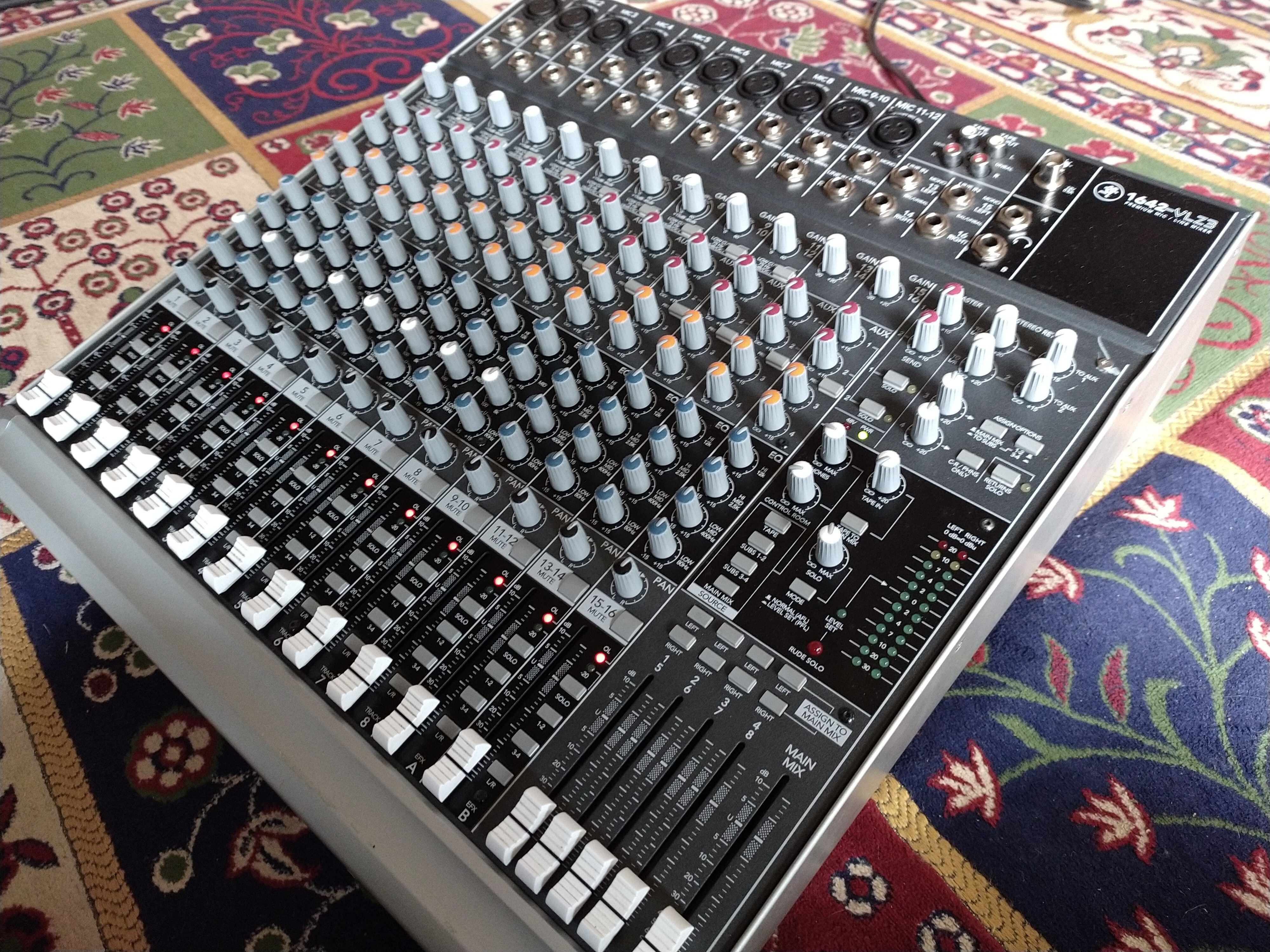 Vends Mackie 1642 VLZ3