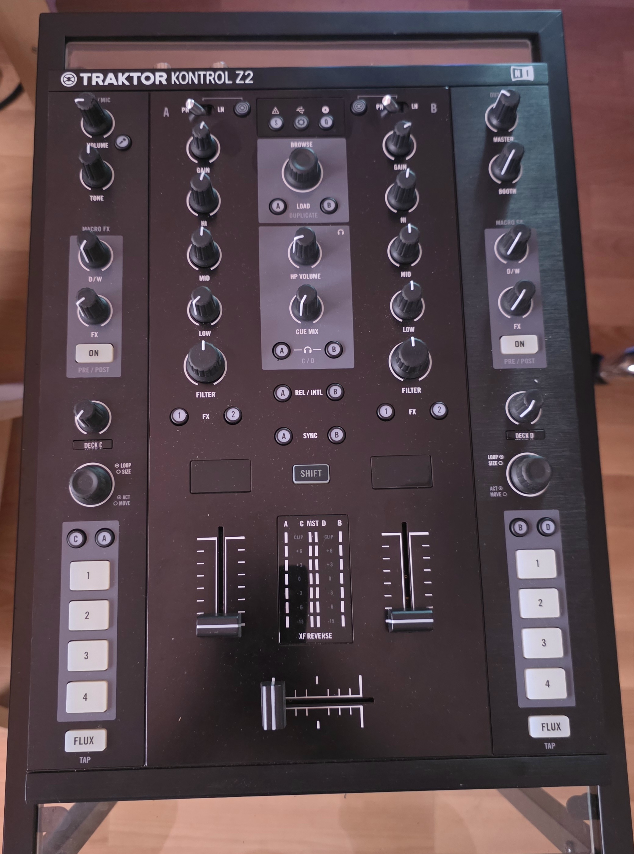 Vends Table de mixage Kontrol Z2
