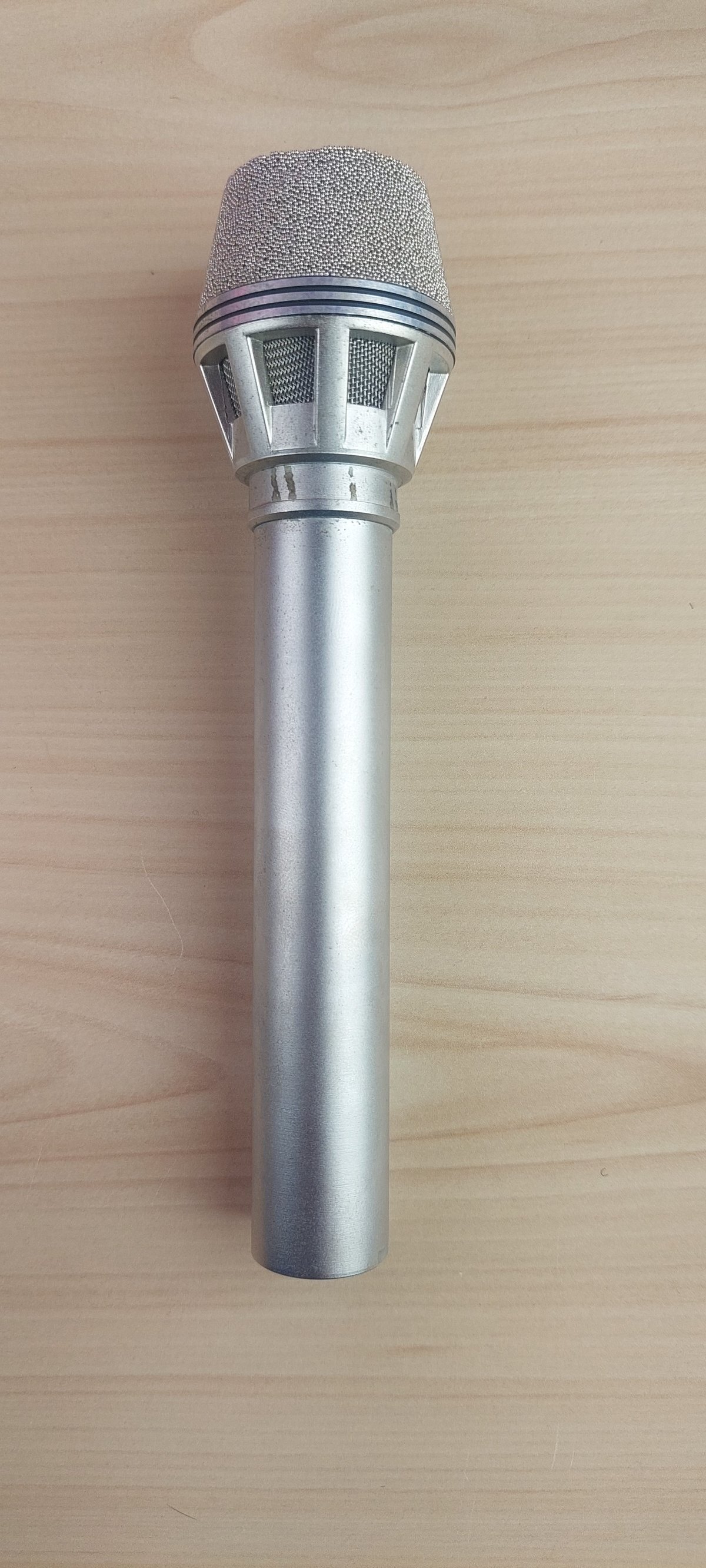 AKG D190E 1 1