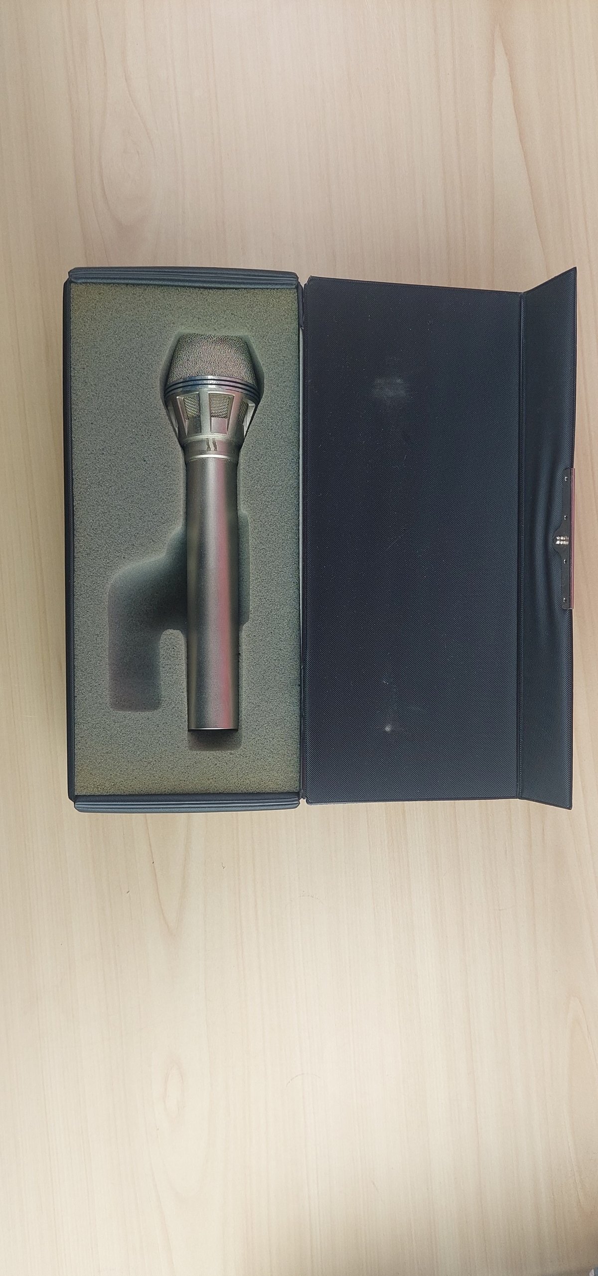 AKG D190E 1 4