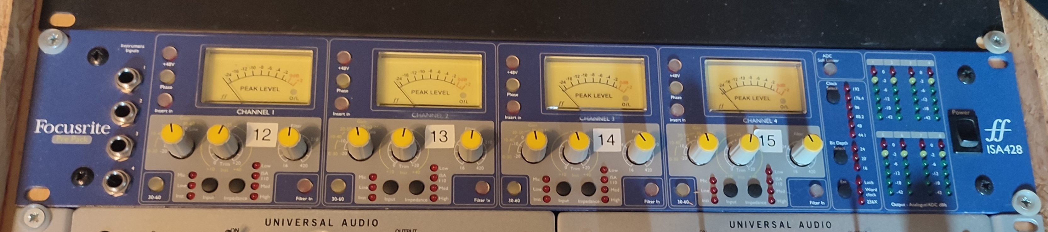Vend preampli Focusrite isa 428 . Très bon état, utilisé en studio uniquement 