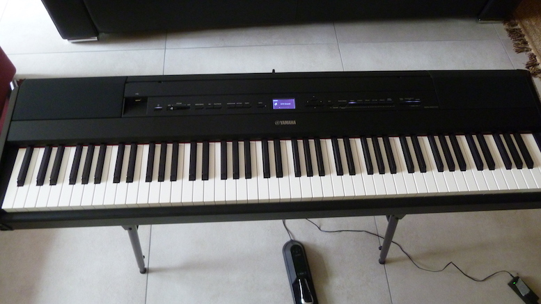 Vends Clavier Yamaha P525 avec housse de transport