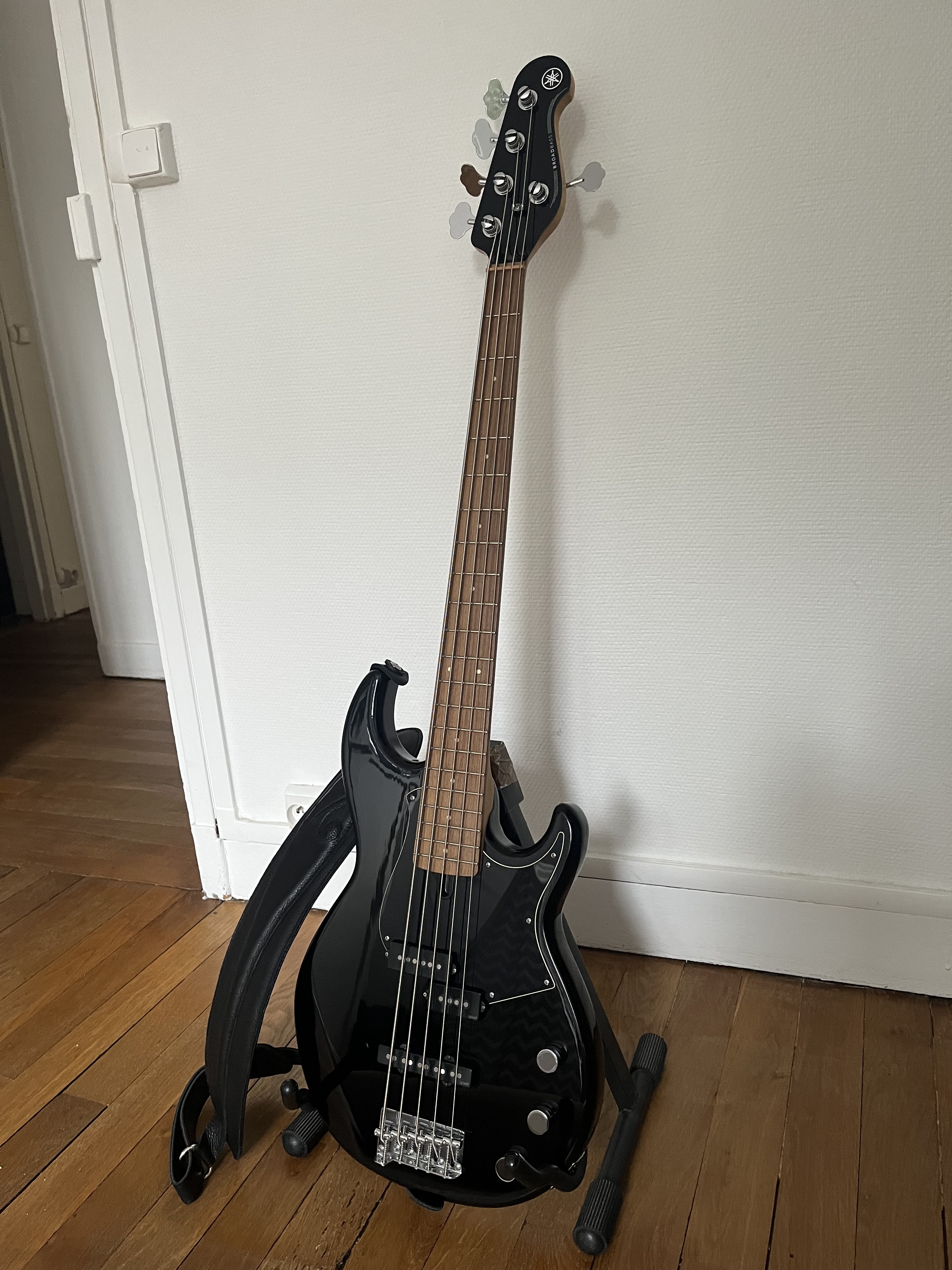 Basse PJ 5 cordes passive Yamaha BB435