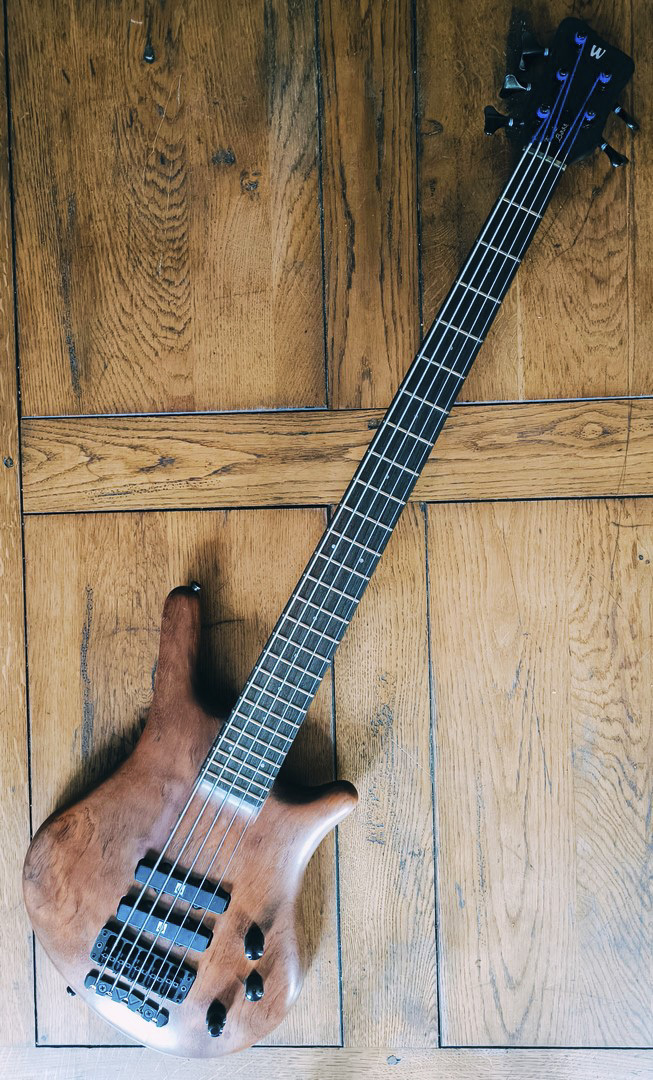Basses électriques 5 cordes et plus Warwick