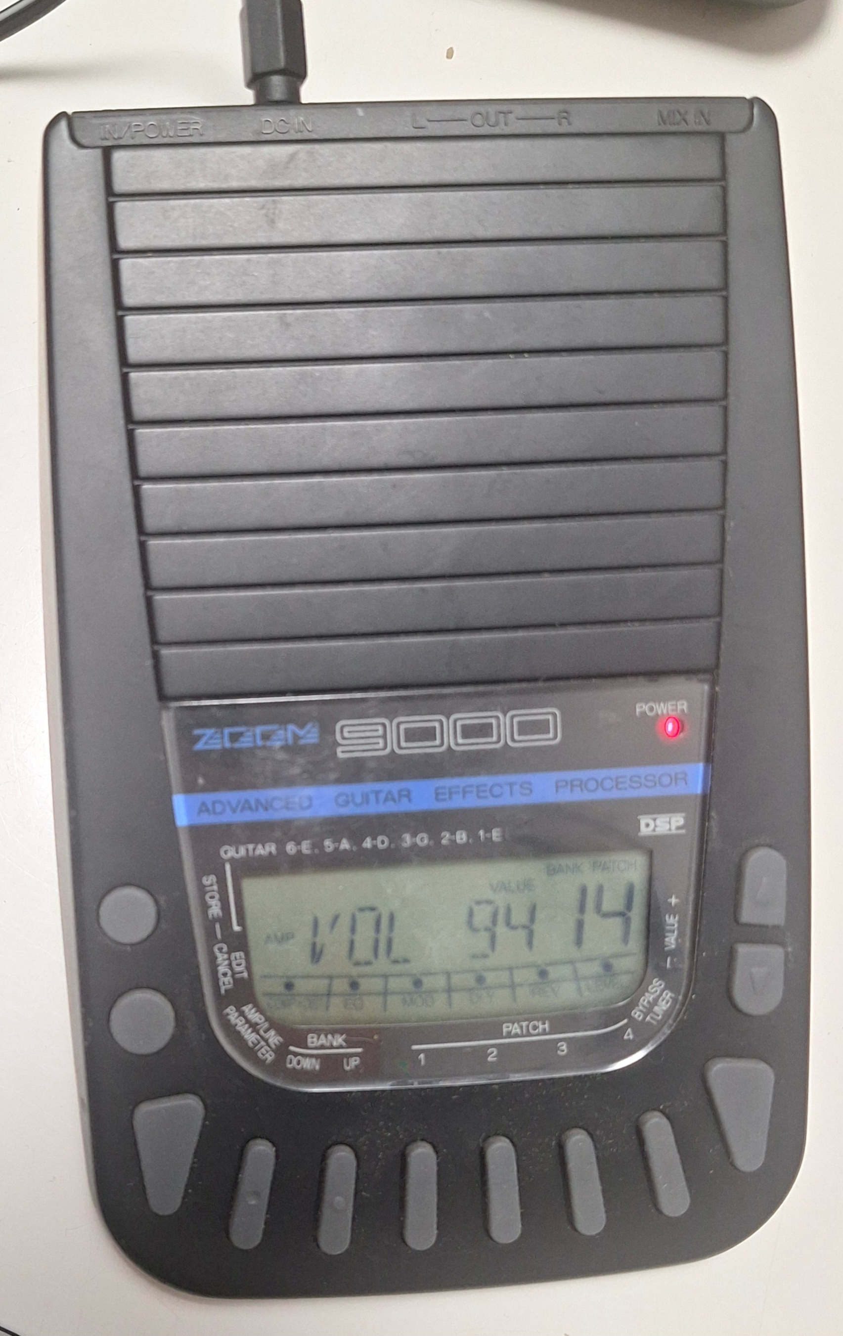 Multi-effets vintage Zoom 9000
