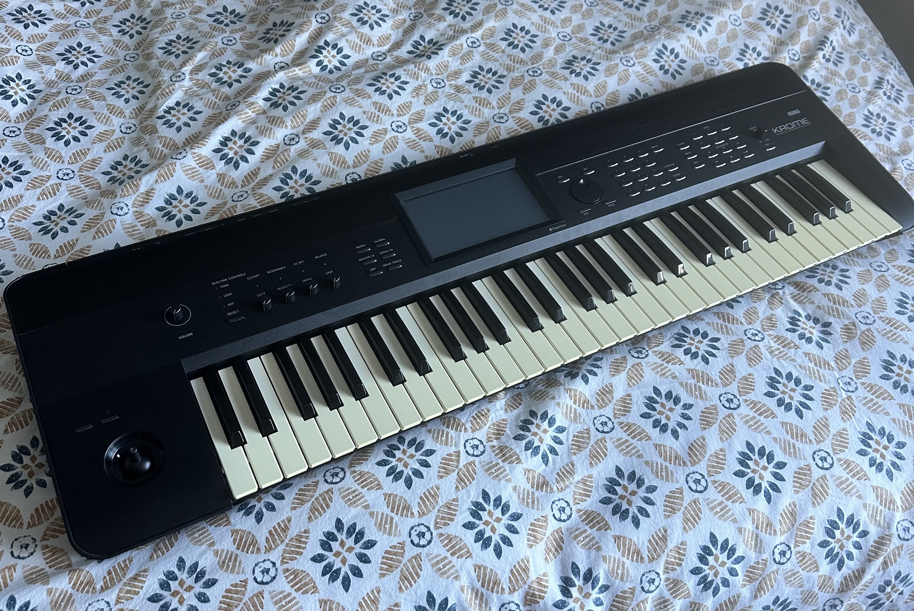 Korg Krome 61 très bon état 