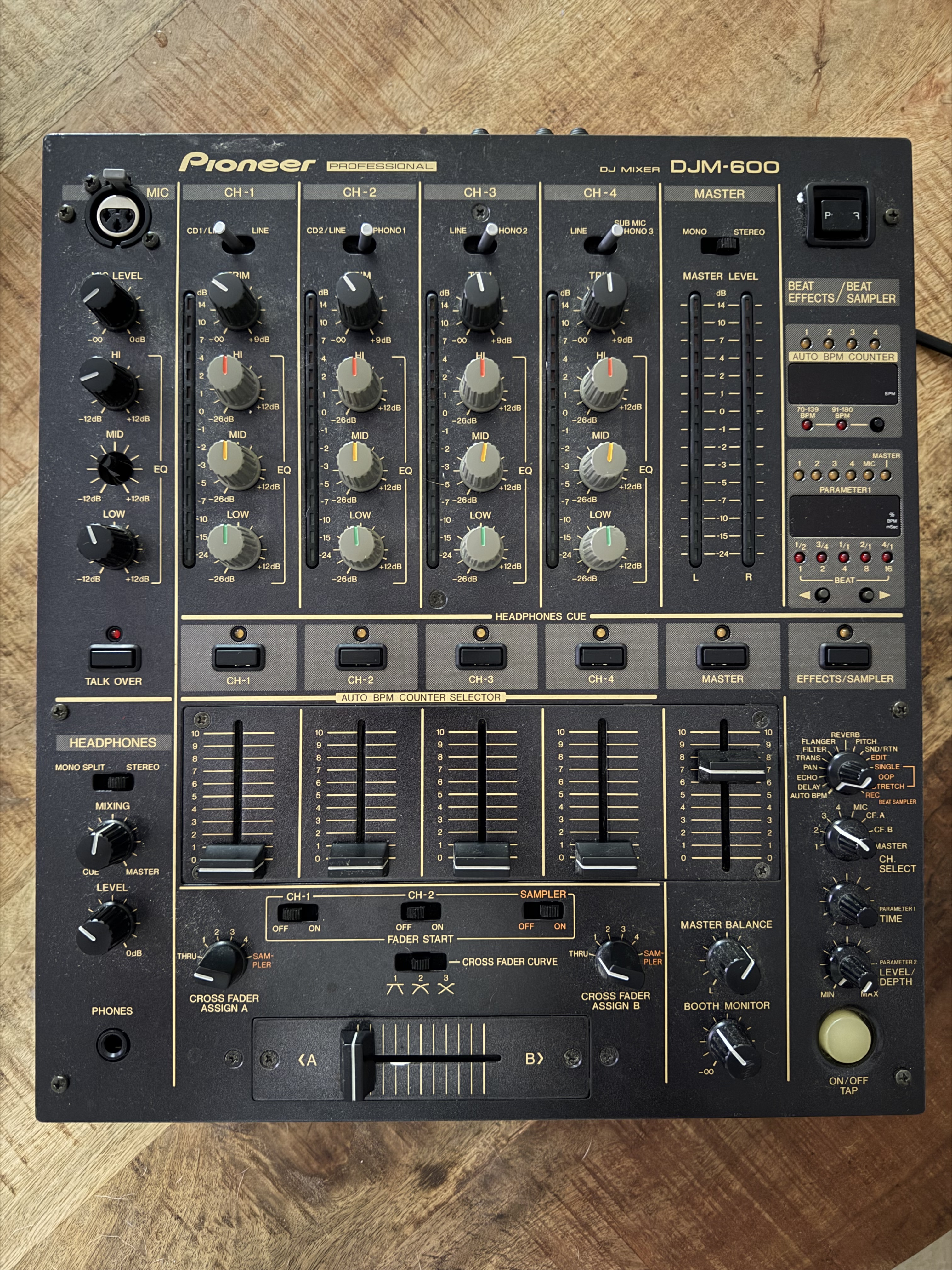 Cause depart vend Pioneer DJM600