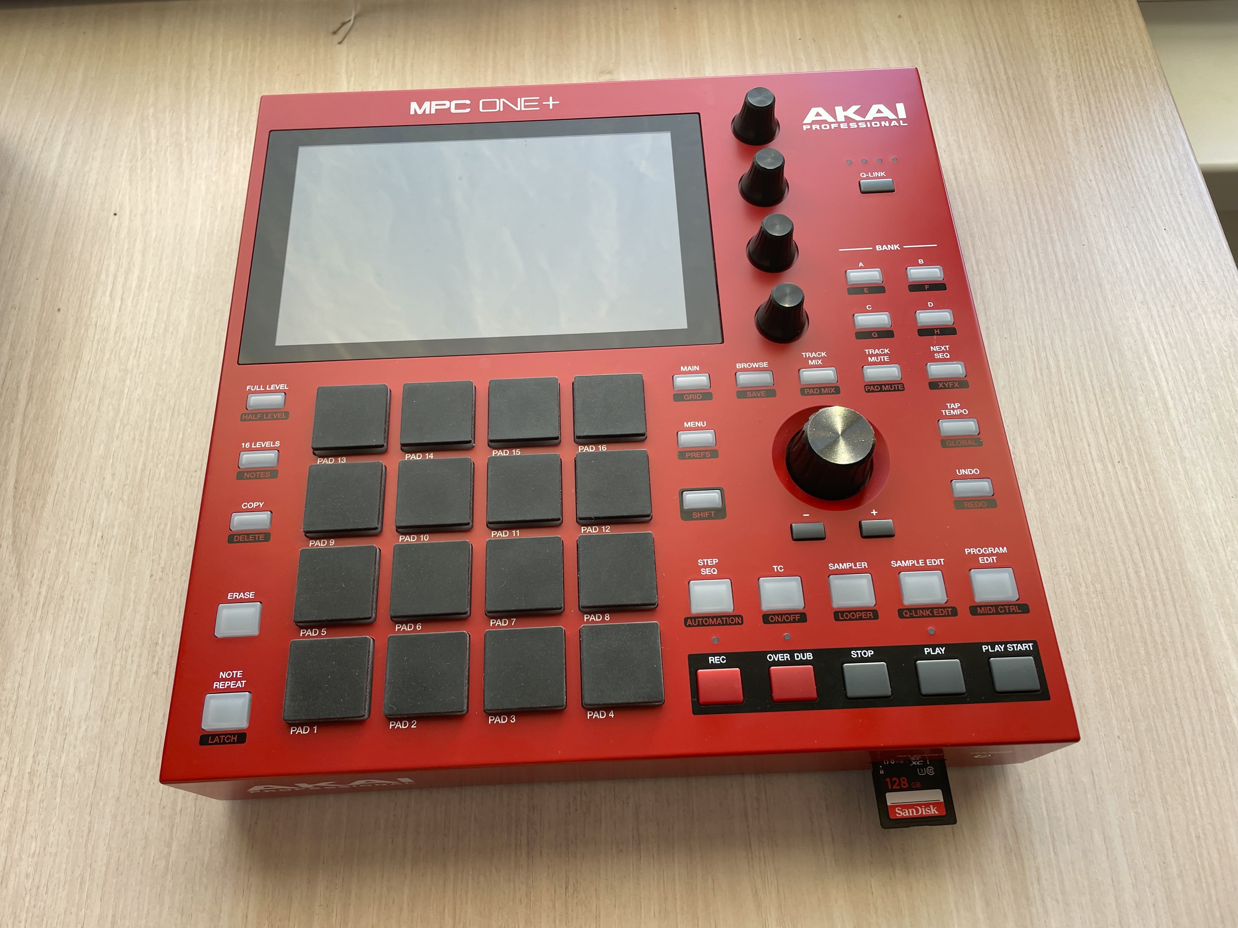 Vends / échange - MPC One+ avec valise