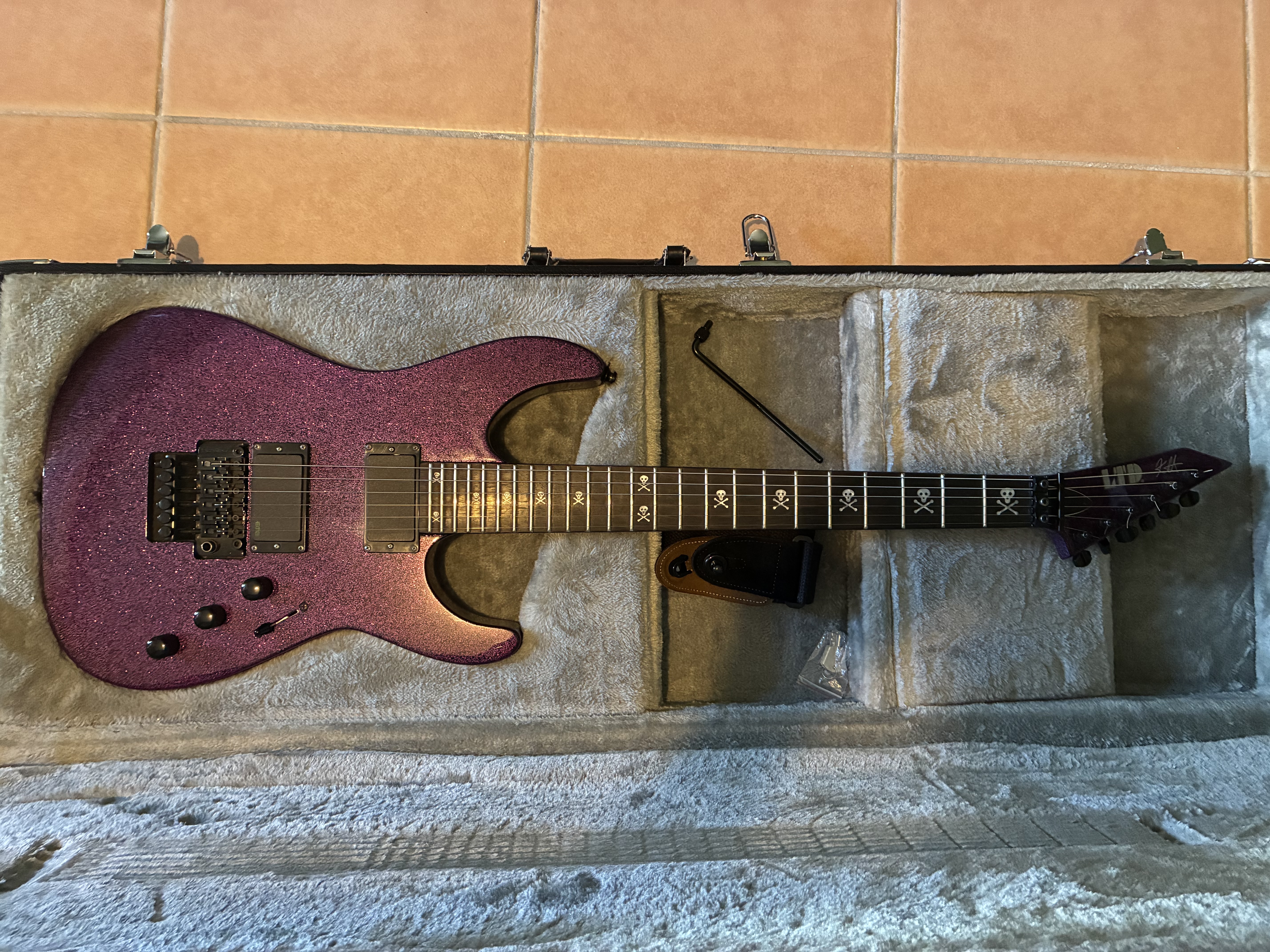 Vente Ltd KH-602 Purple Sparkle - Kirk Hammett signature 