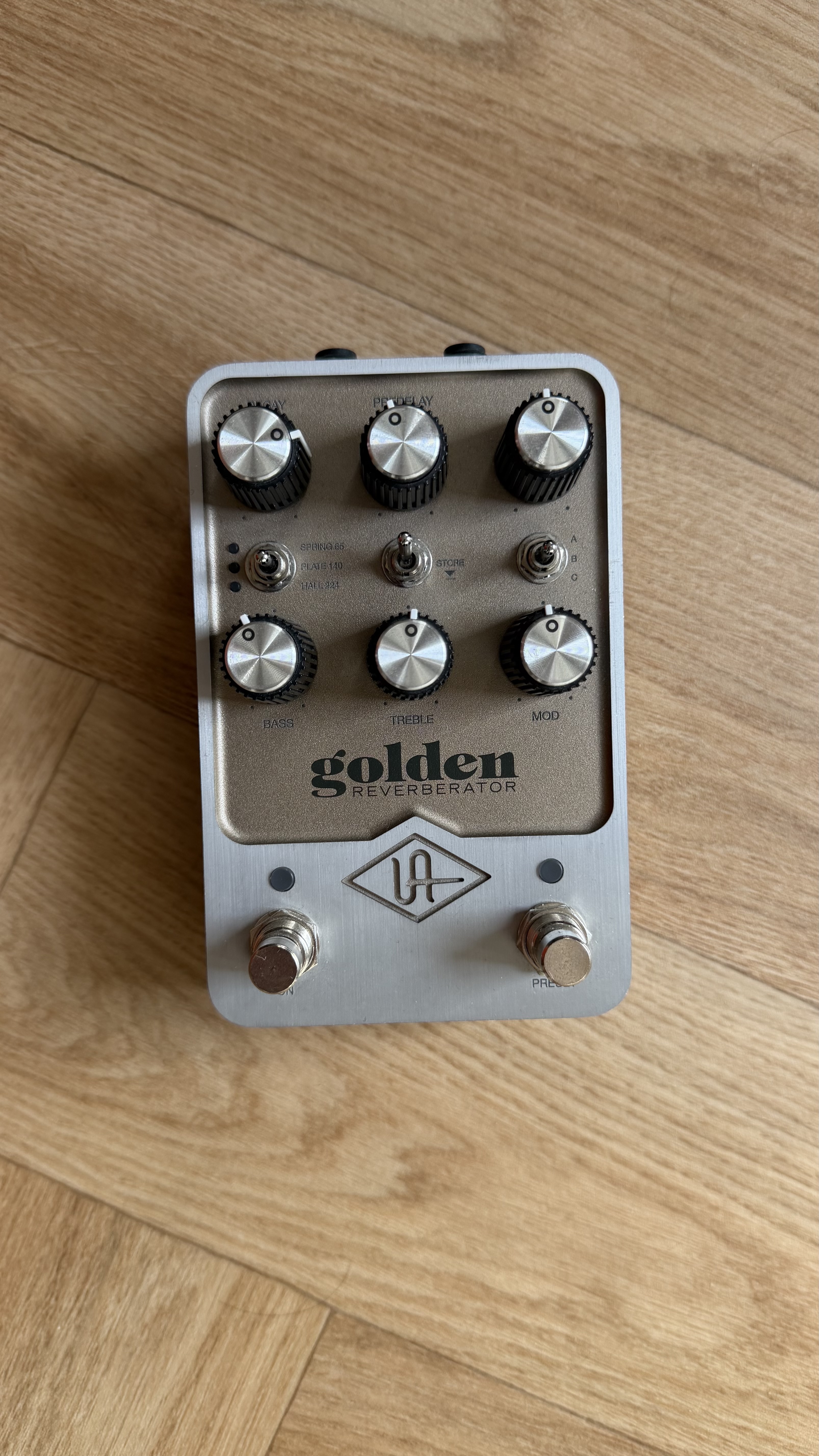 Universal Audio UAFX Golden Reverberator – Reverb stéréo