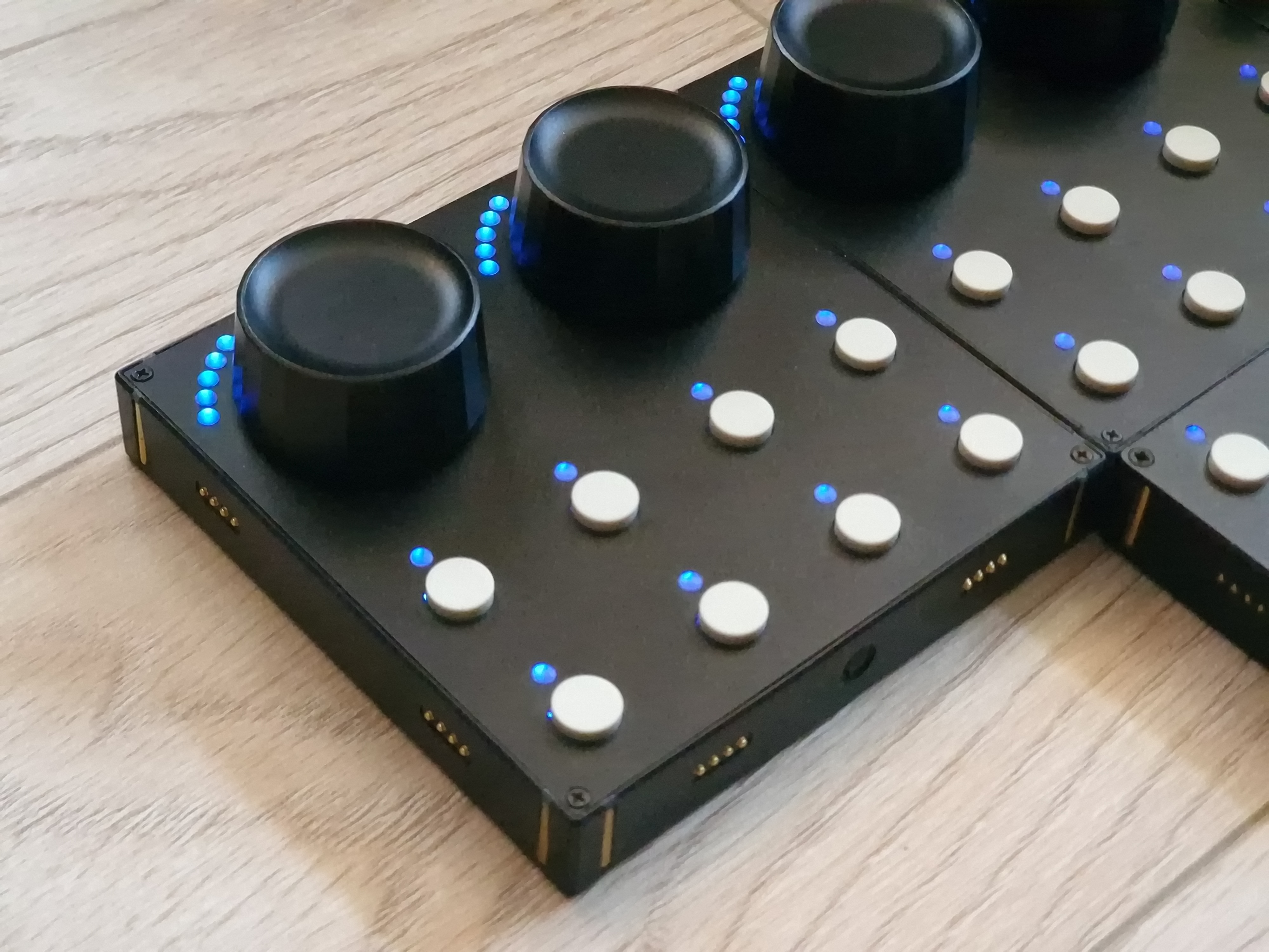 Intech Studio Grid TEK2 (11446)
