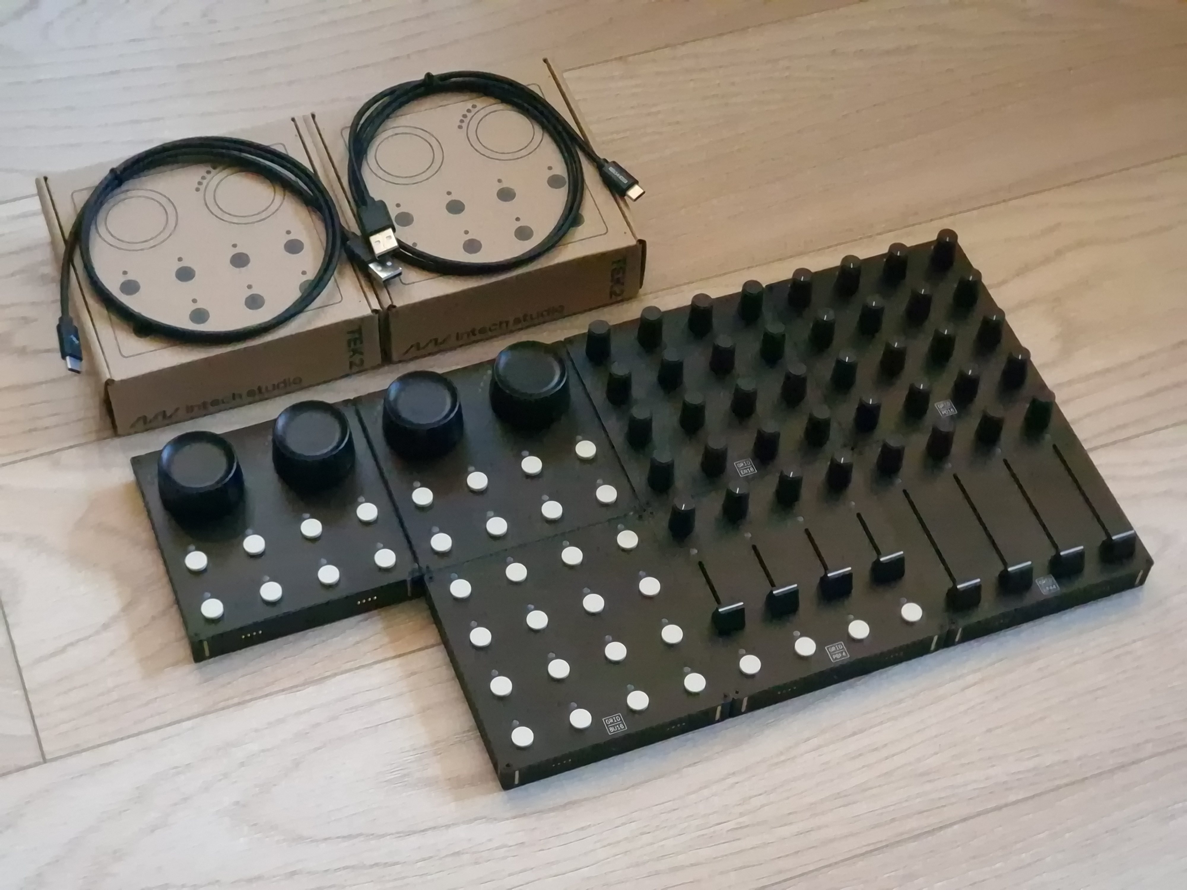 Vends 5 contrôleurs Intech Grid (état neuf)