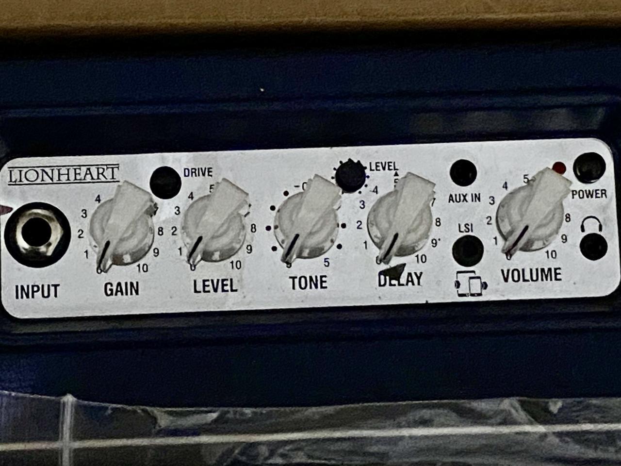 LANEY LIONHEART MINI-ST(2)