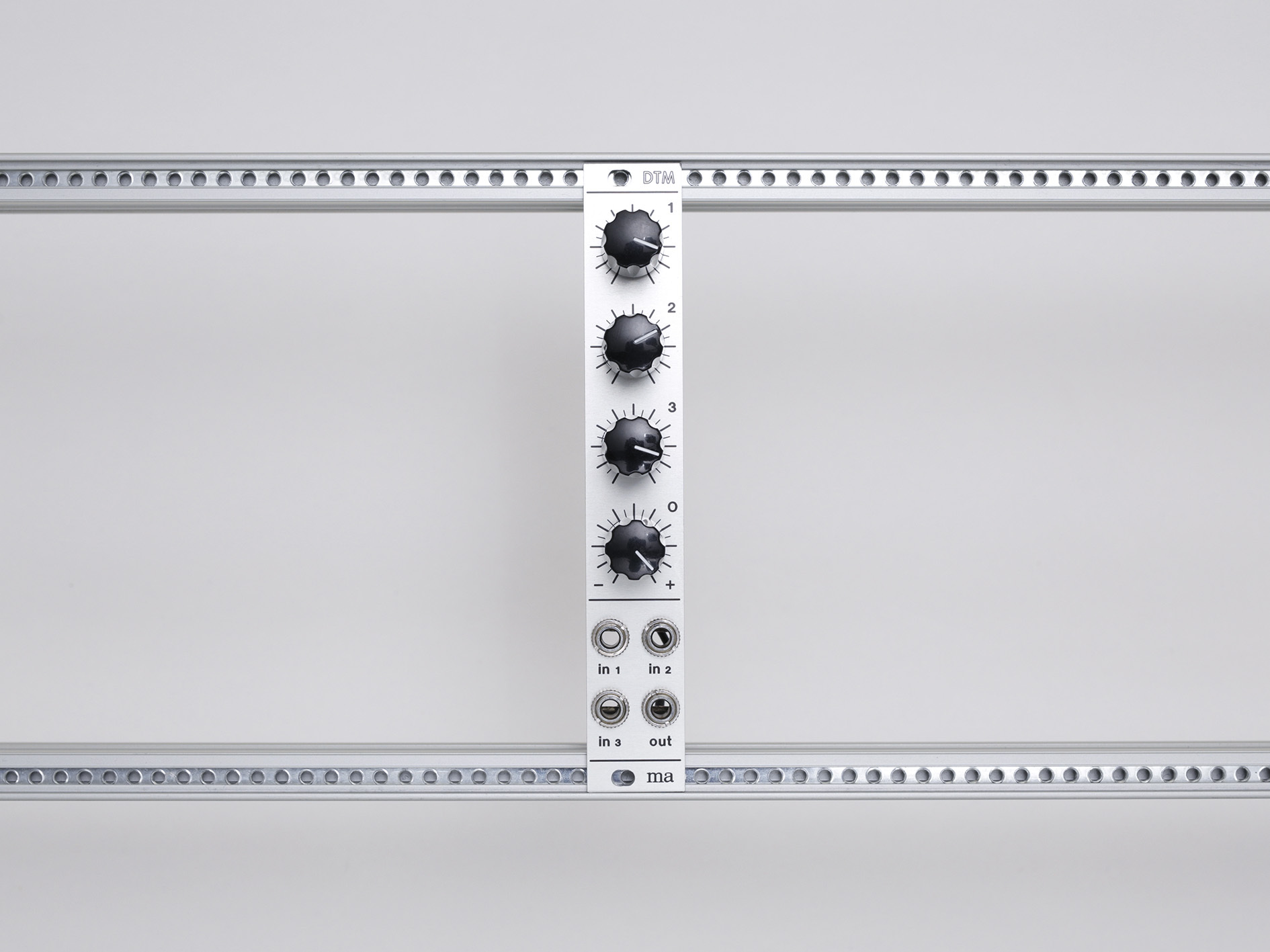 Manhattan Analog - DTM (Moog CP3 Mixer)