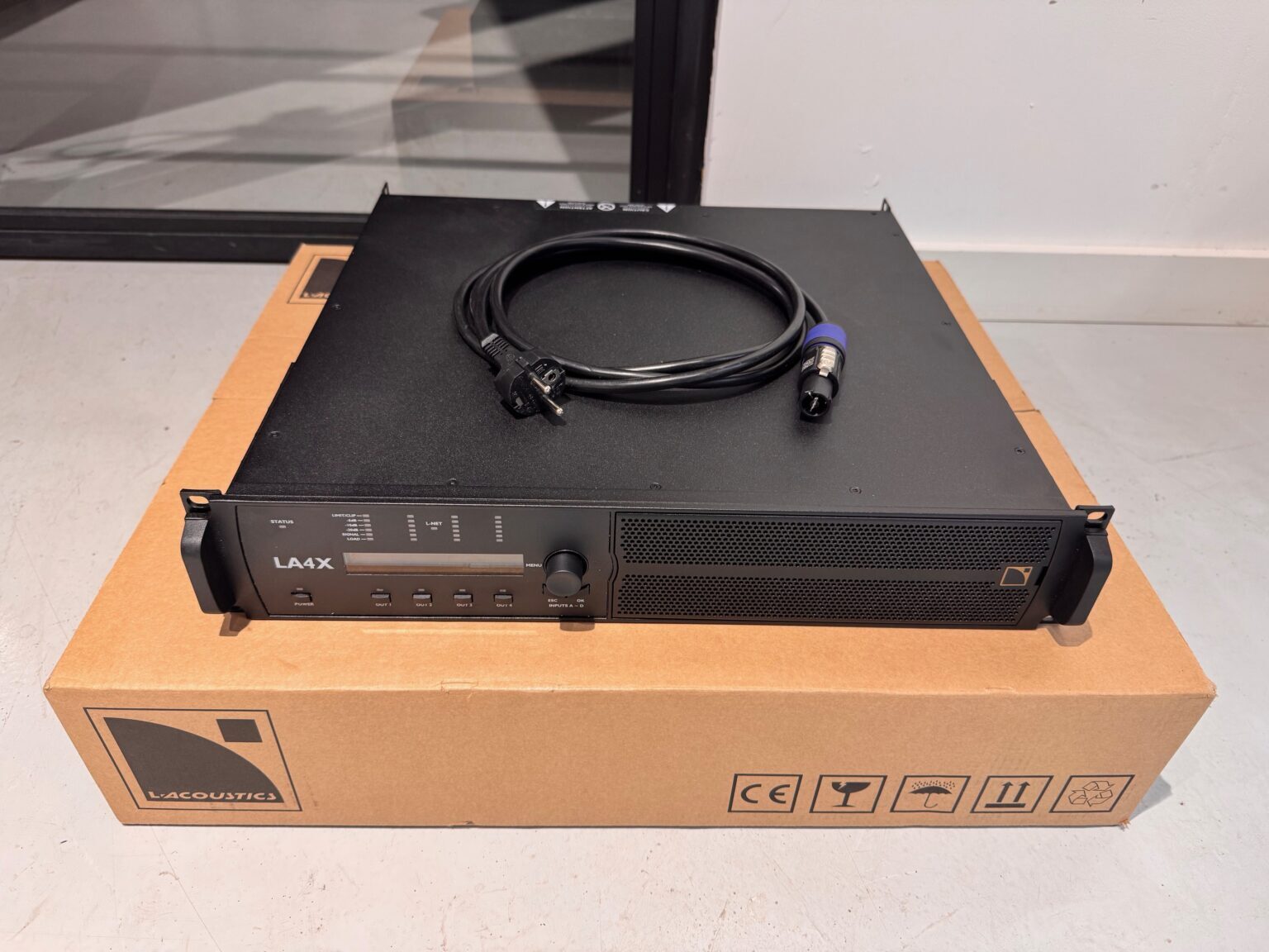 Contrôleur amplifié L-Acoustics LA4X – Performances professionnelles exceptionnelles