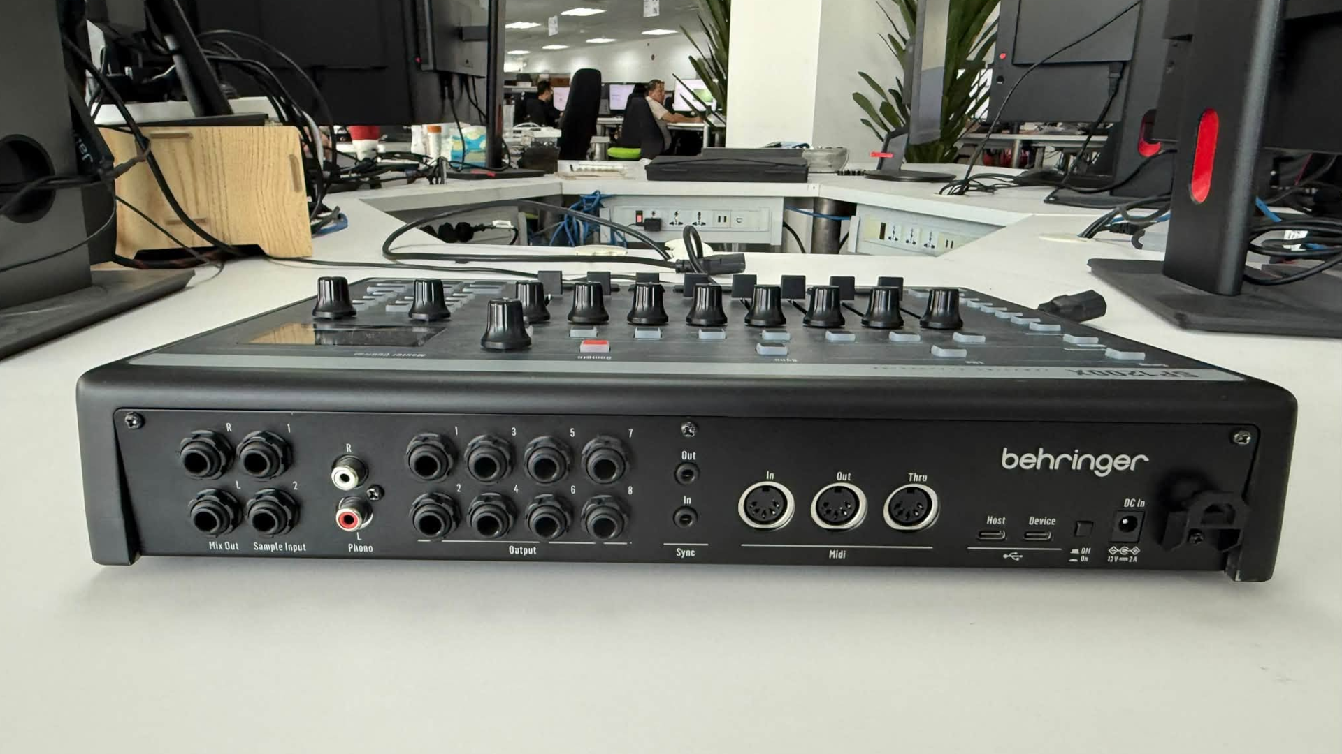 Behringer SP1200X -3