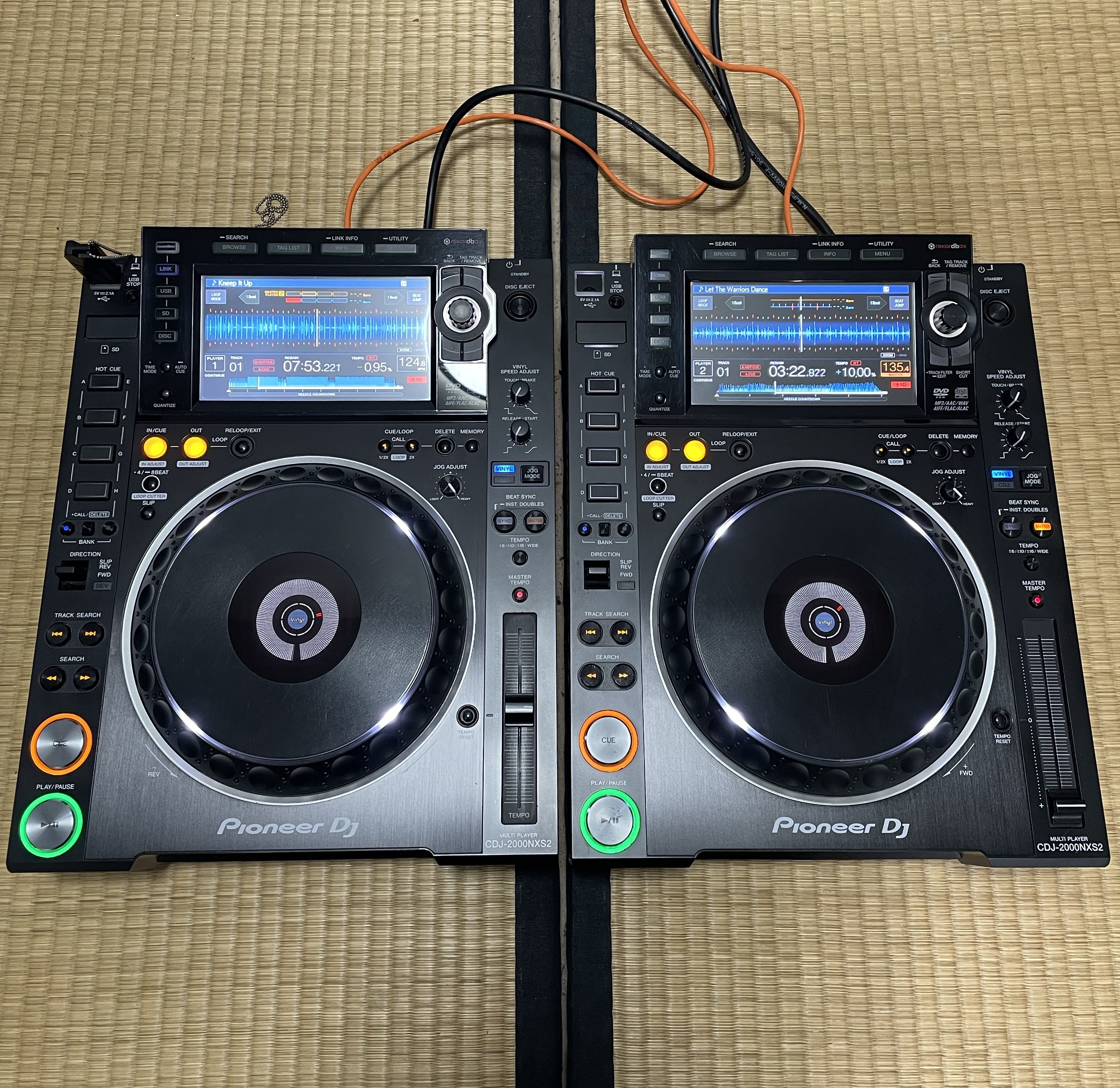 2 x PIONEER CDJ 2000 NXS 2