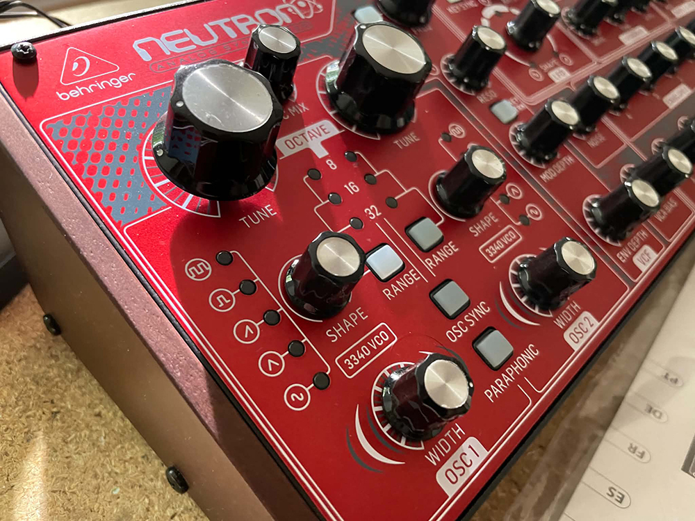 behringer neutron