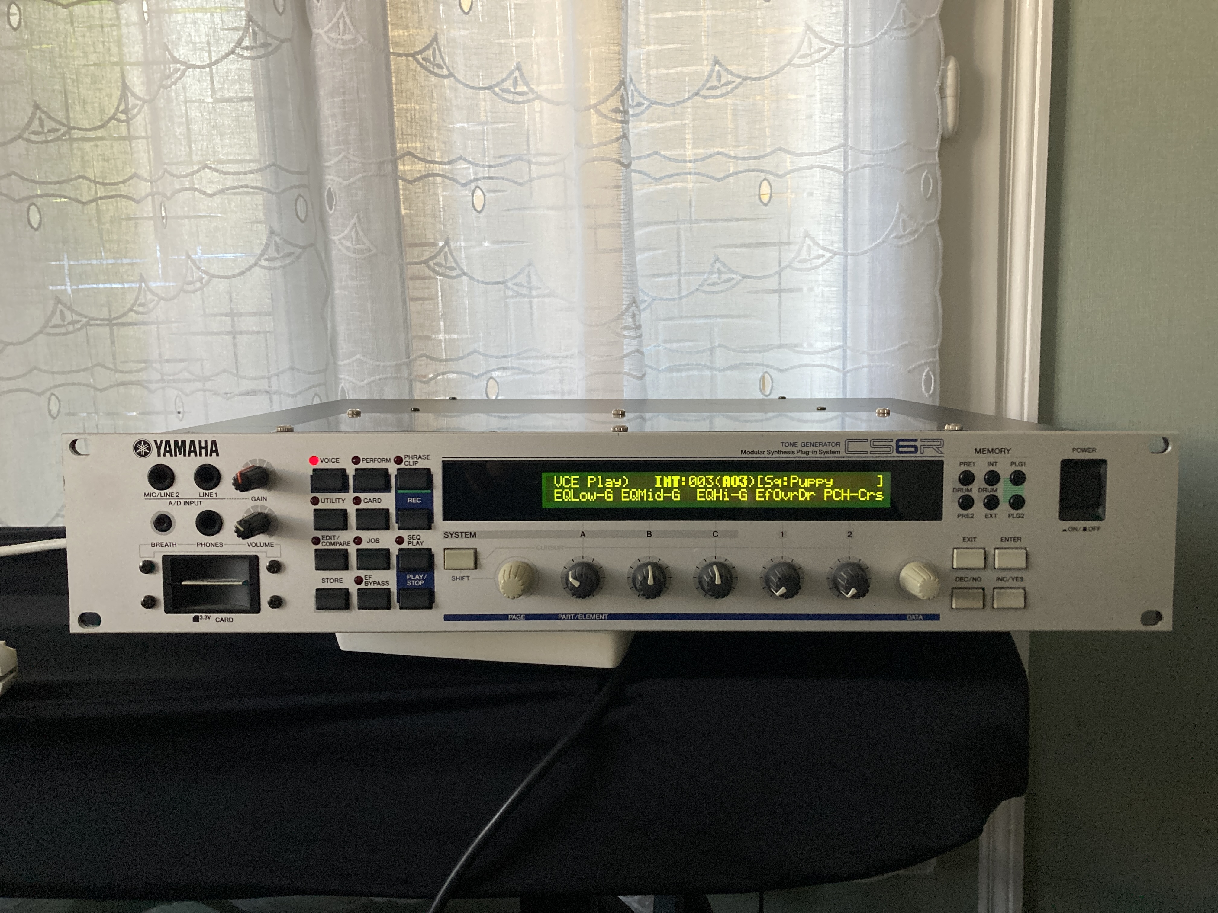 A Vendre Expandeur YAMAHA CS6R *** Excellent état *** 590 Euros