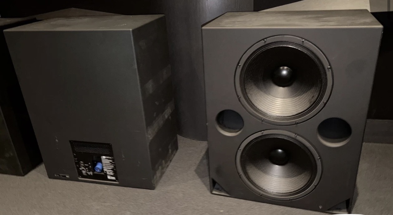 Meyer Sound X-800C Dual 18" High-Power Cinema Subwoofer X-800-C -SUB ACTIF