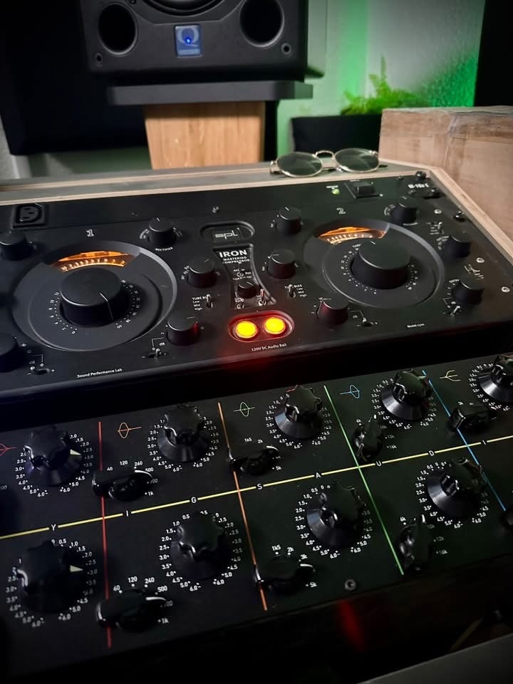 Igs 825 EQ