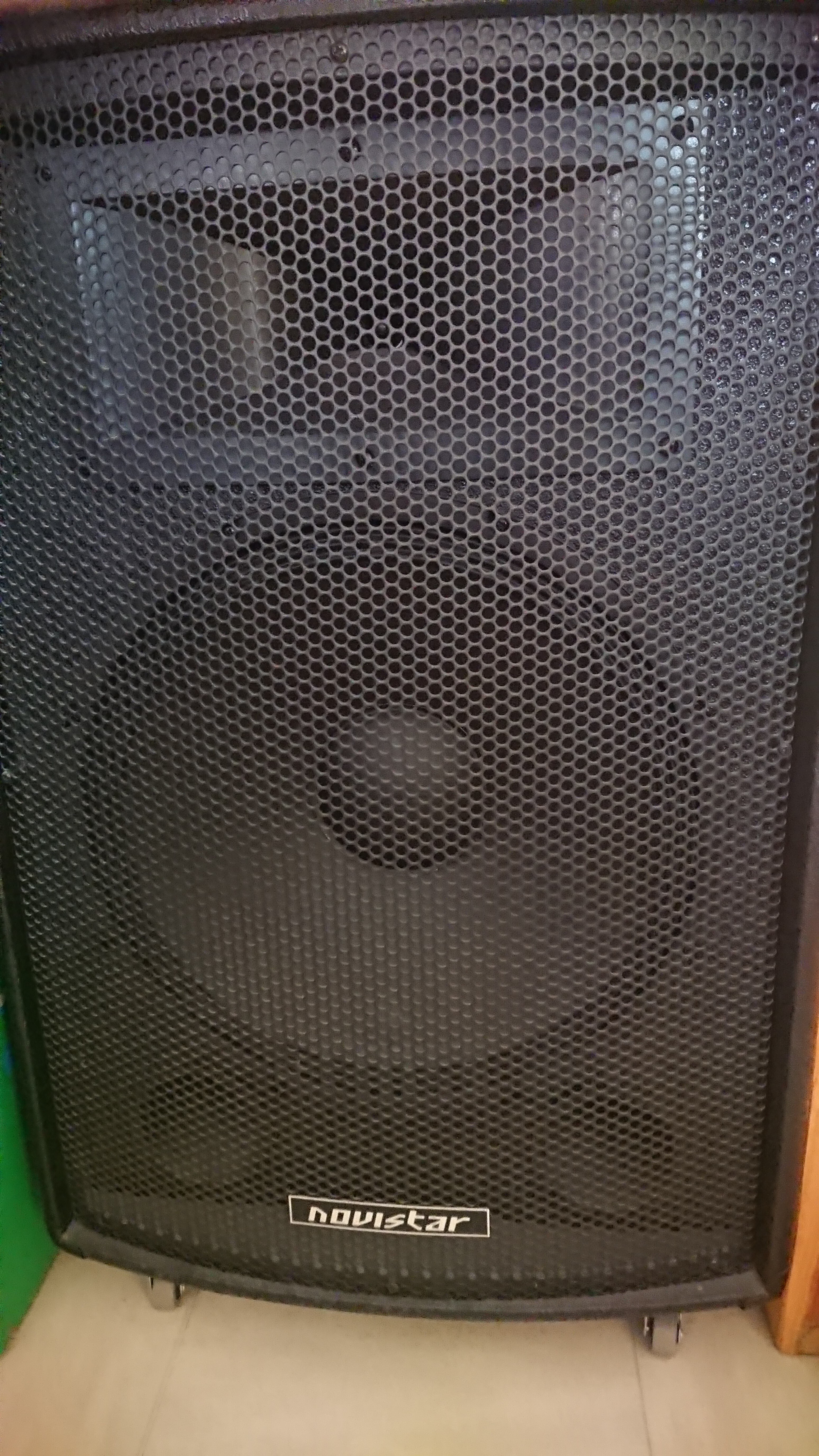 DUO D’ENCEINTES SONO/ HAUT PARLEURS NOVISTAR POWERWAVE 15 : Puissance Max 840W P-Nominale 280W/ 8 ohms 