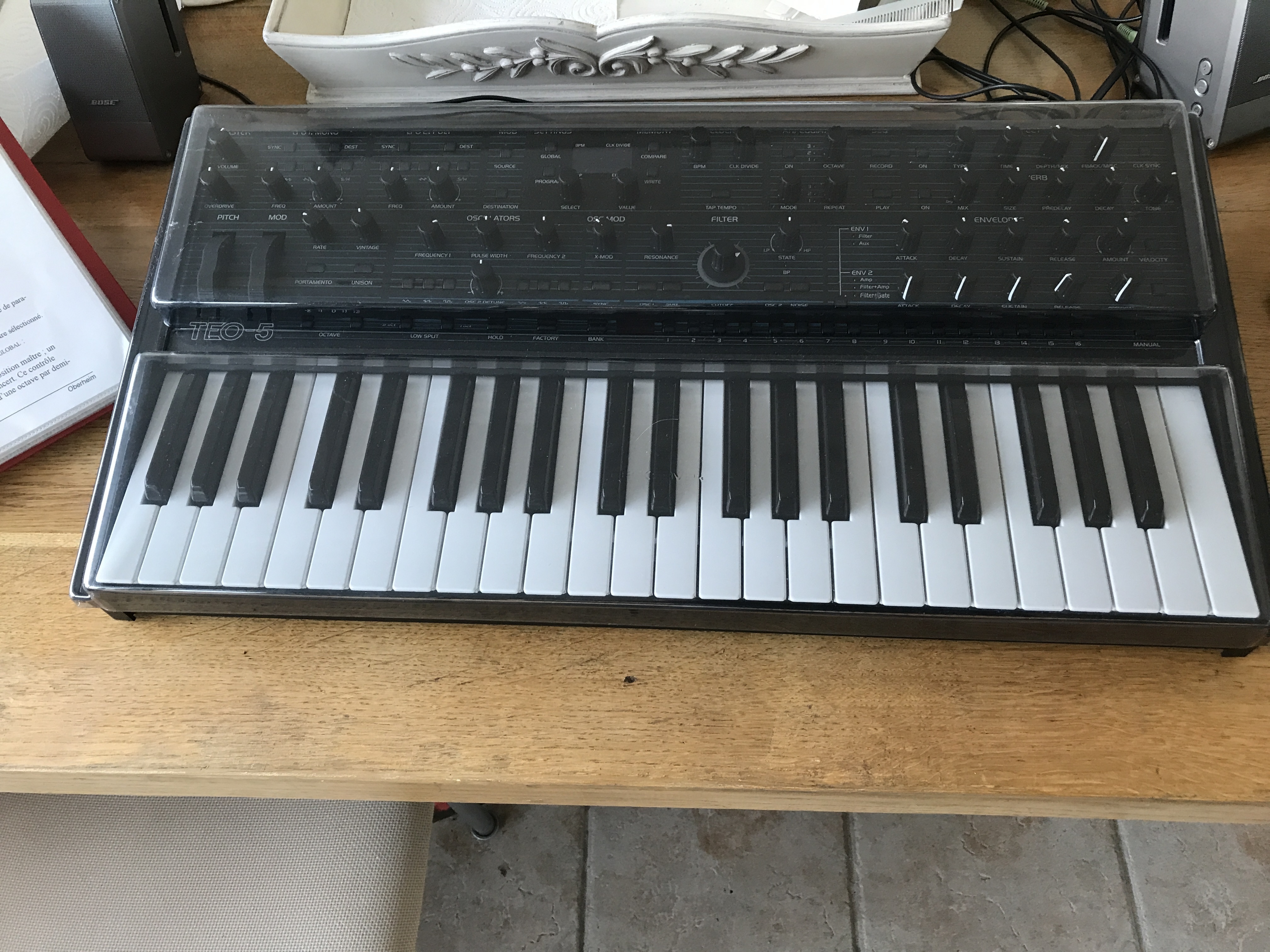 SYNTHÉTISEUR OBERHEIM TEO-5 + DESKSAVER