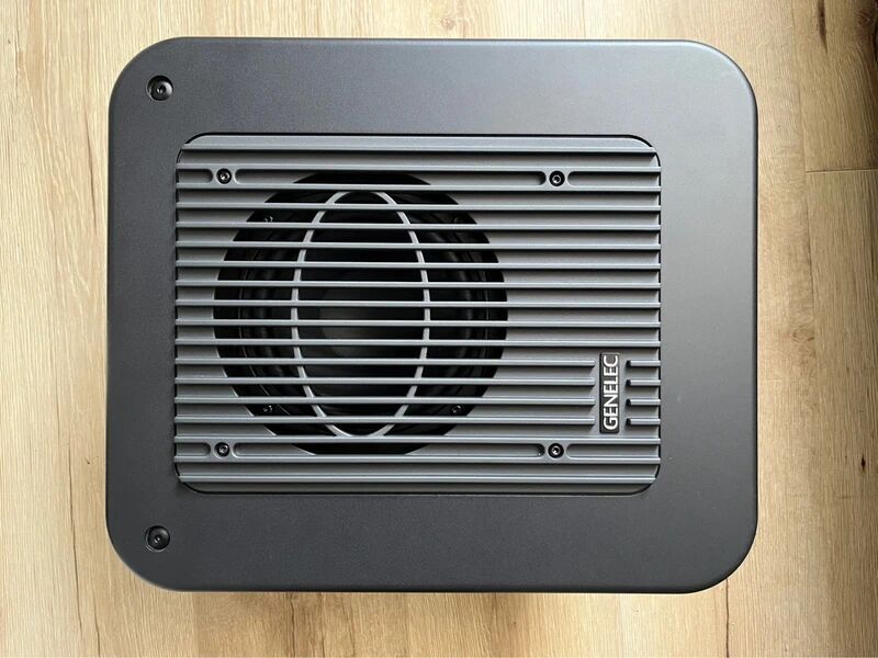 Sub genelec 7040 -caisson de basse