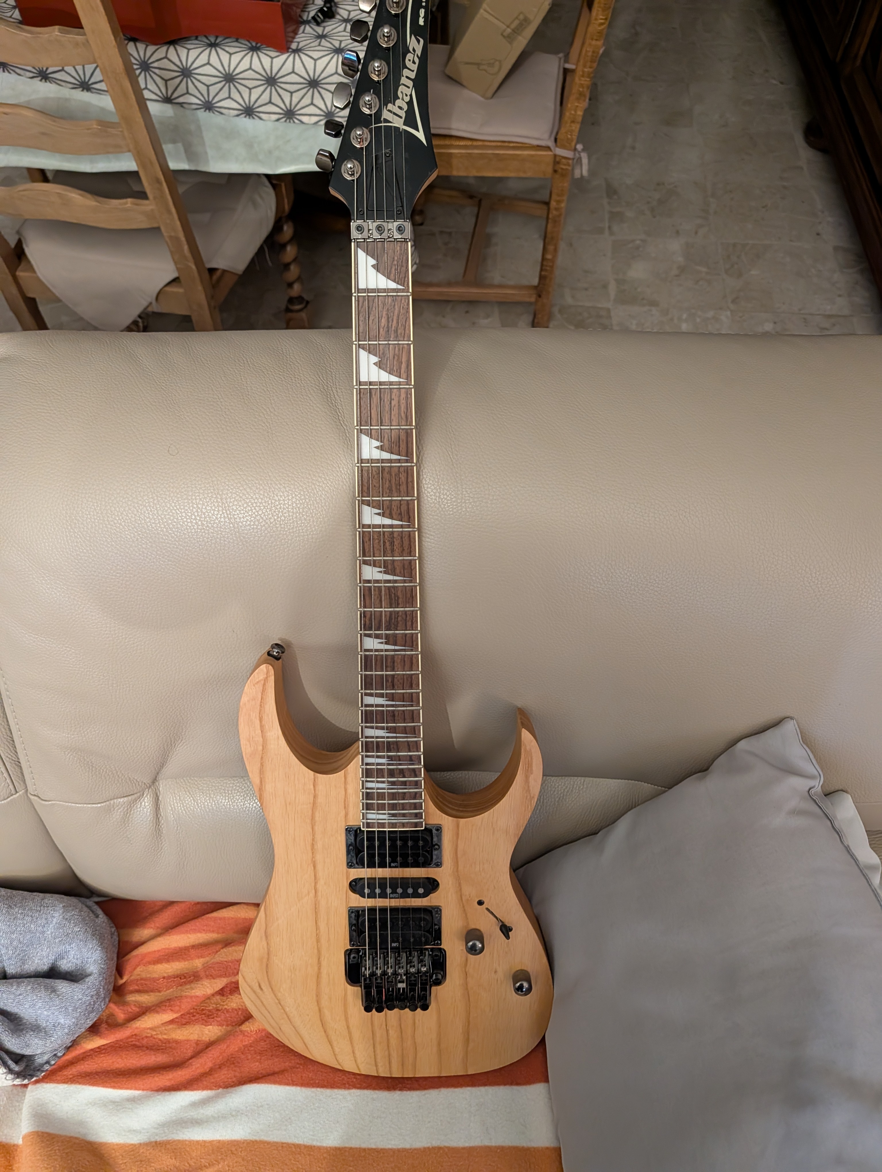 Ibanez RG470AHZ sortie magasin