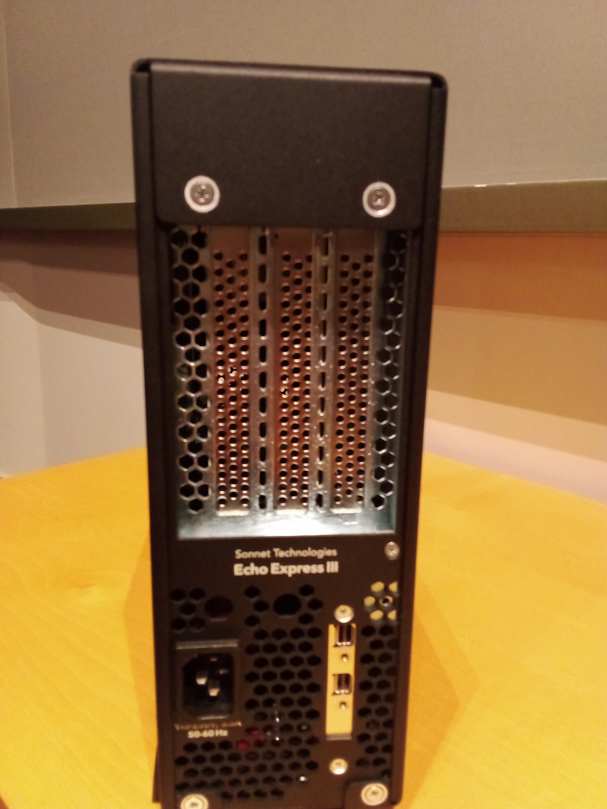 Vend Sonnet Echo Express III-D avec carte Thunderbolt 2 
