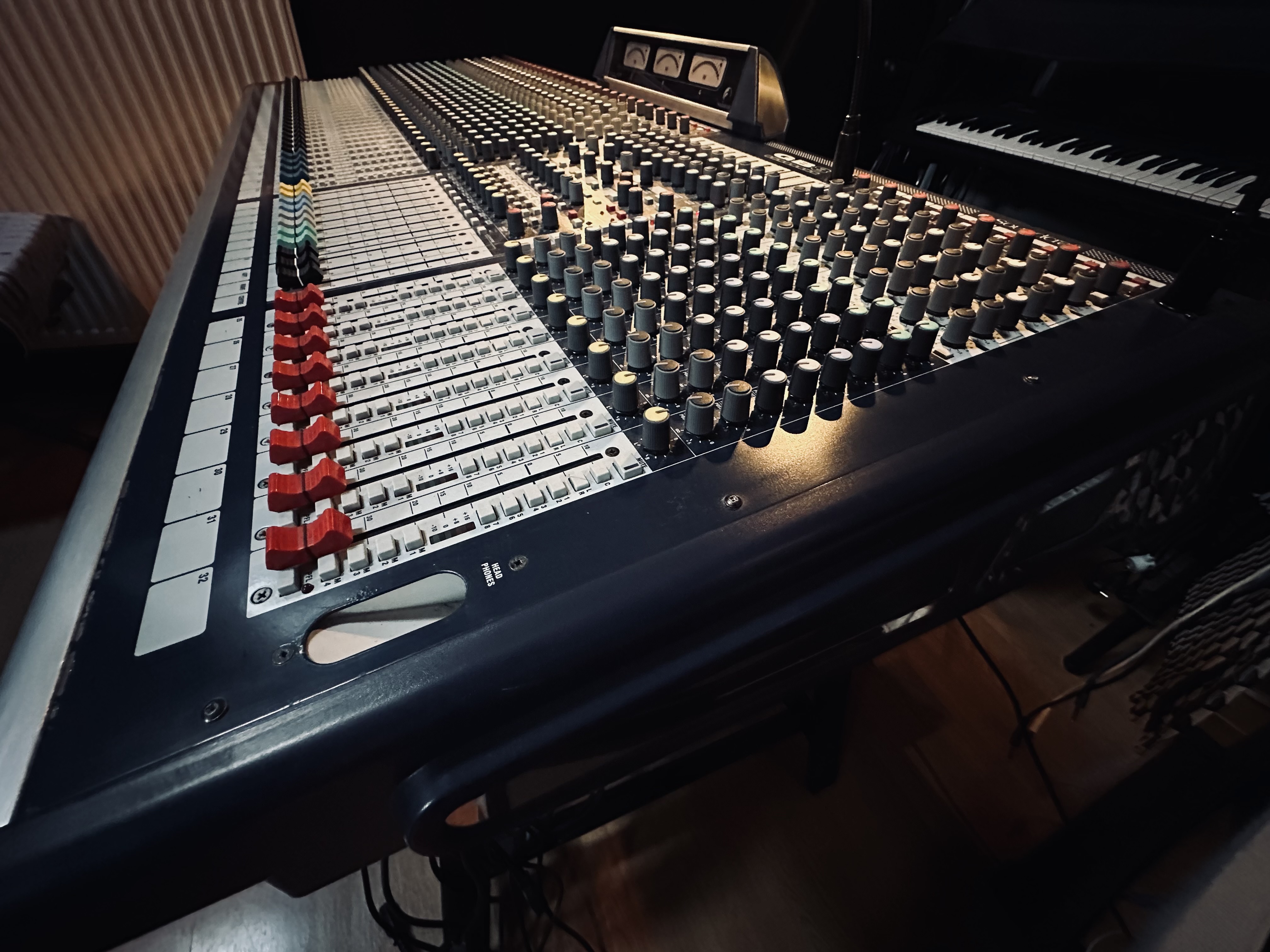 Soundcraft GB8 32 (11397)