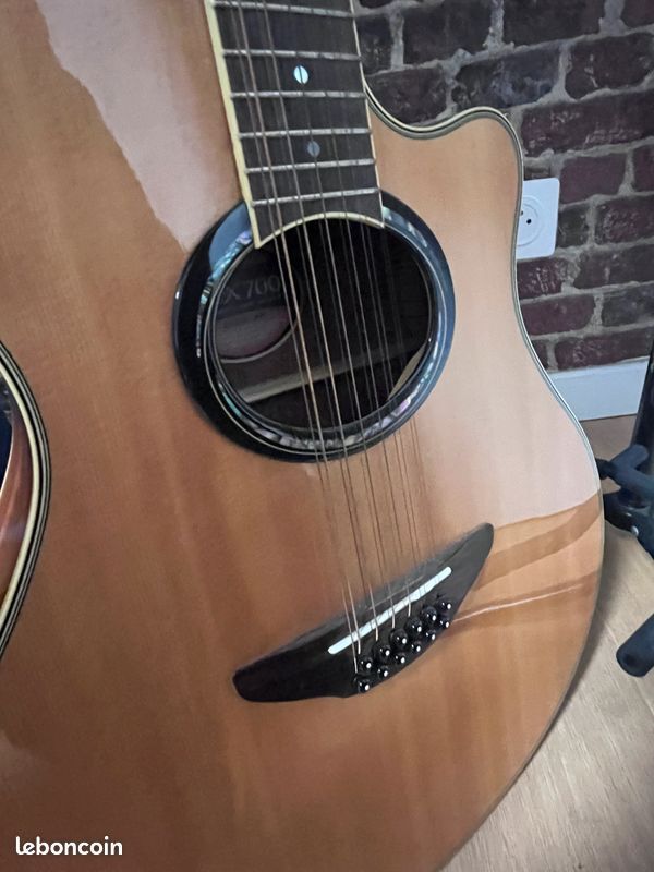 Guitare 12 cordes électro-acoustique Yamaha APX700-12 NT (Épicéa massif)