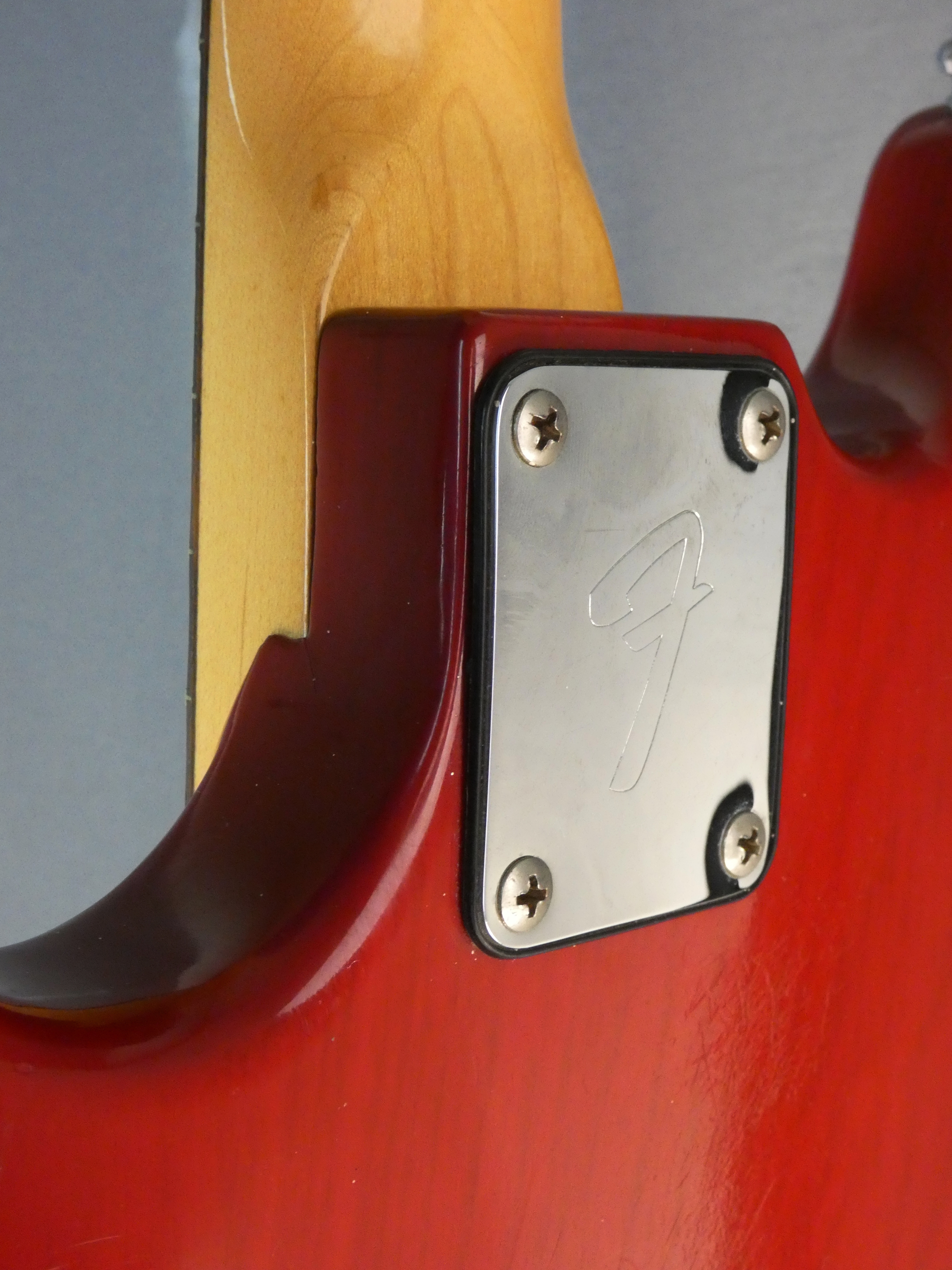 fender musicmaster bass trans wine red usa 1978 (15)