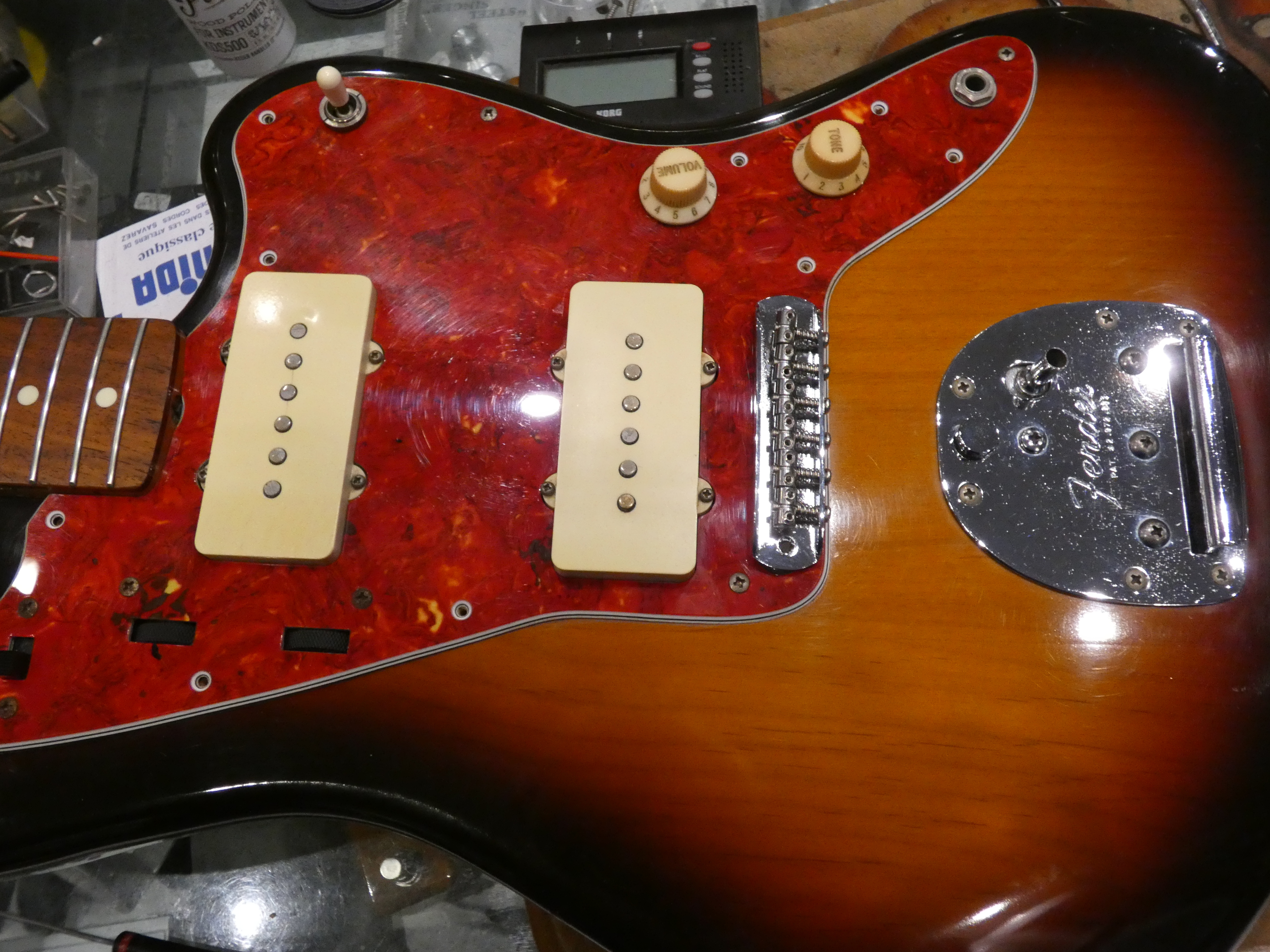 fender jazzmaster sunburst 2000 japon import (25)