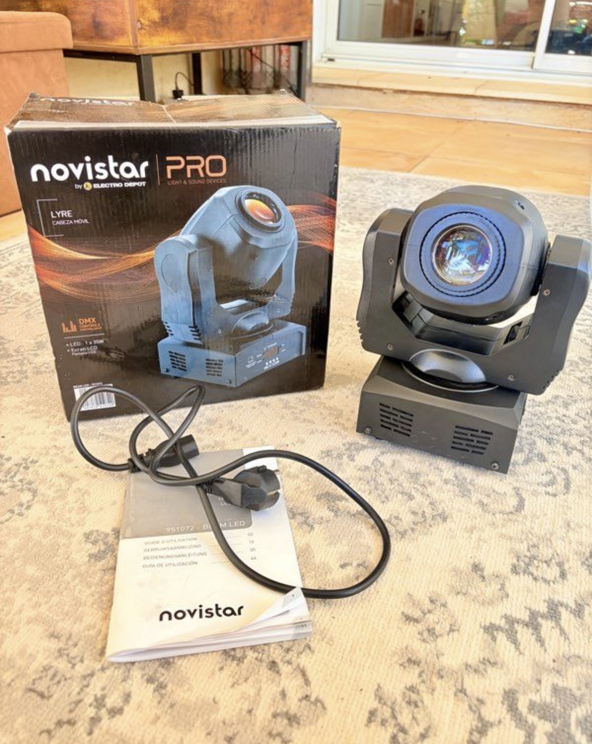 Lyre LED motorisée NOVISTAR PRO 35W DMX – Boîte d’origine