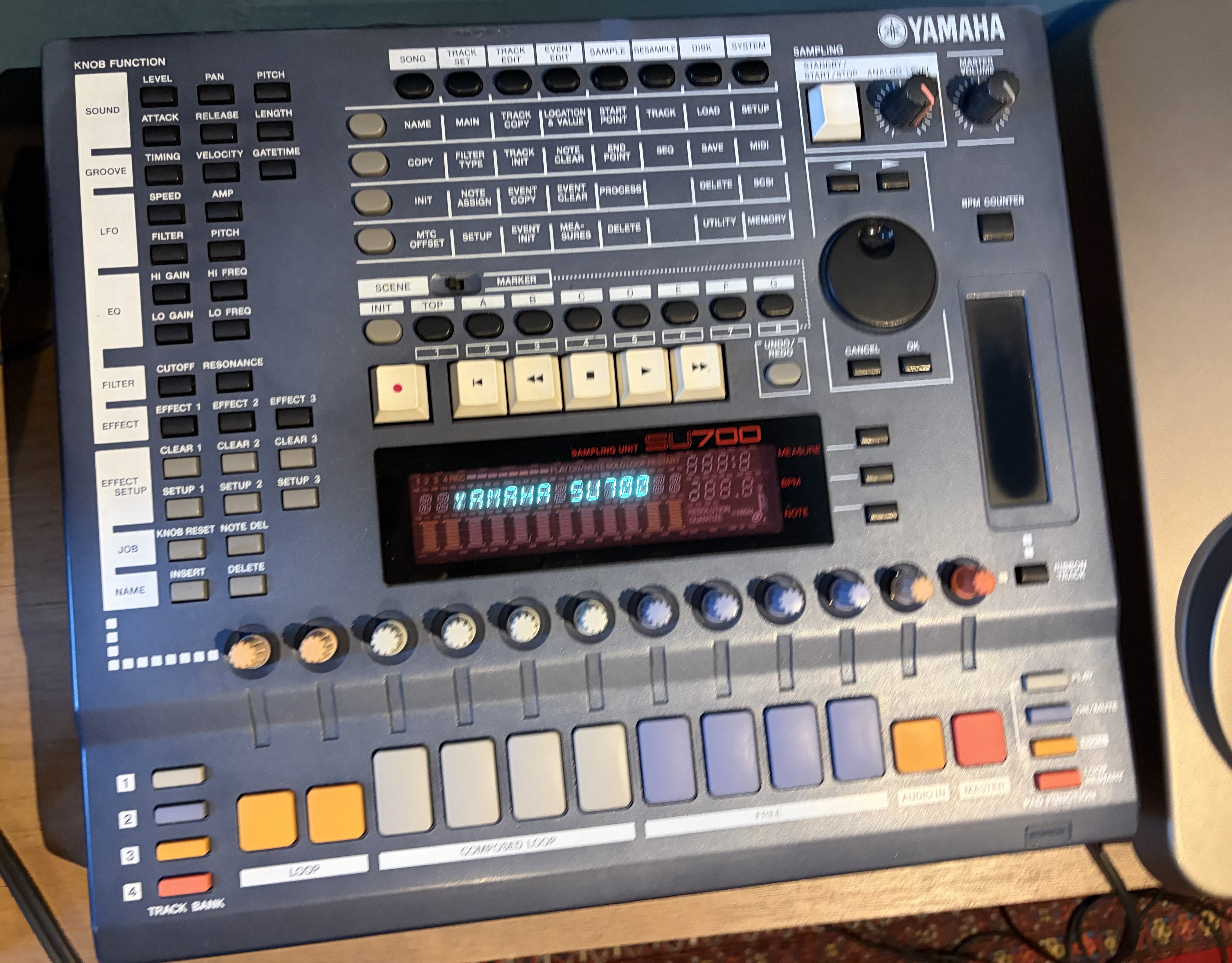 Yamaha SU-700 + 2 lecteur ZIP + 8 disquette 100 m neuve et 3 ouverte 