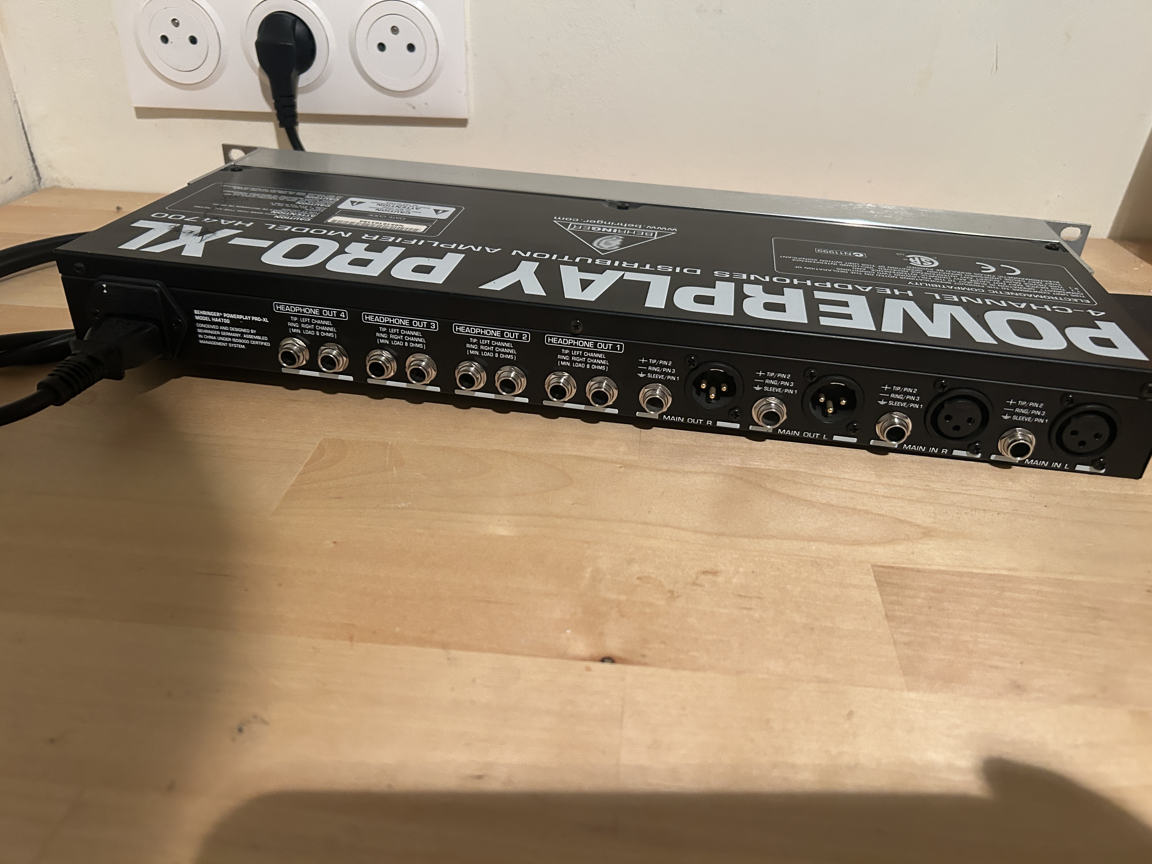 Behringer Powerplay Pro-XL HA4700 (52957)