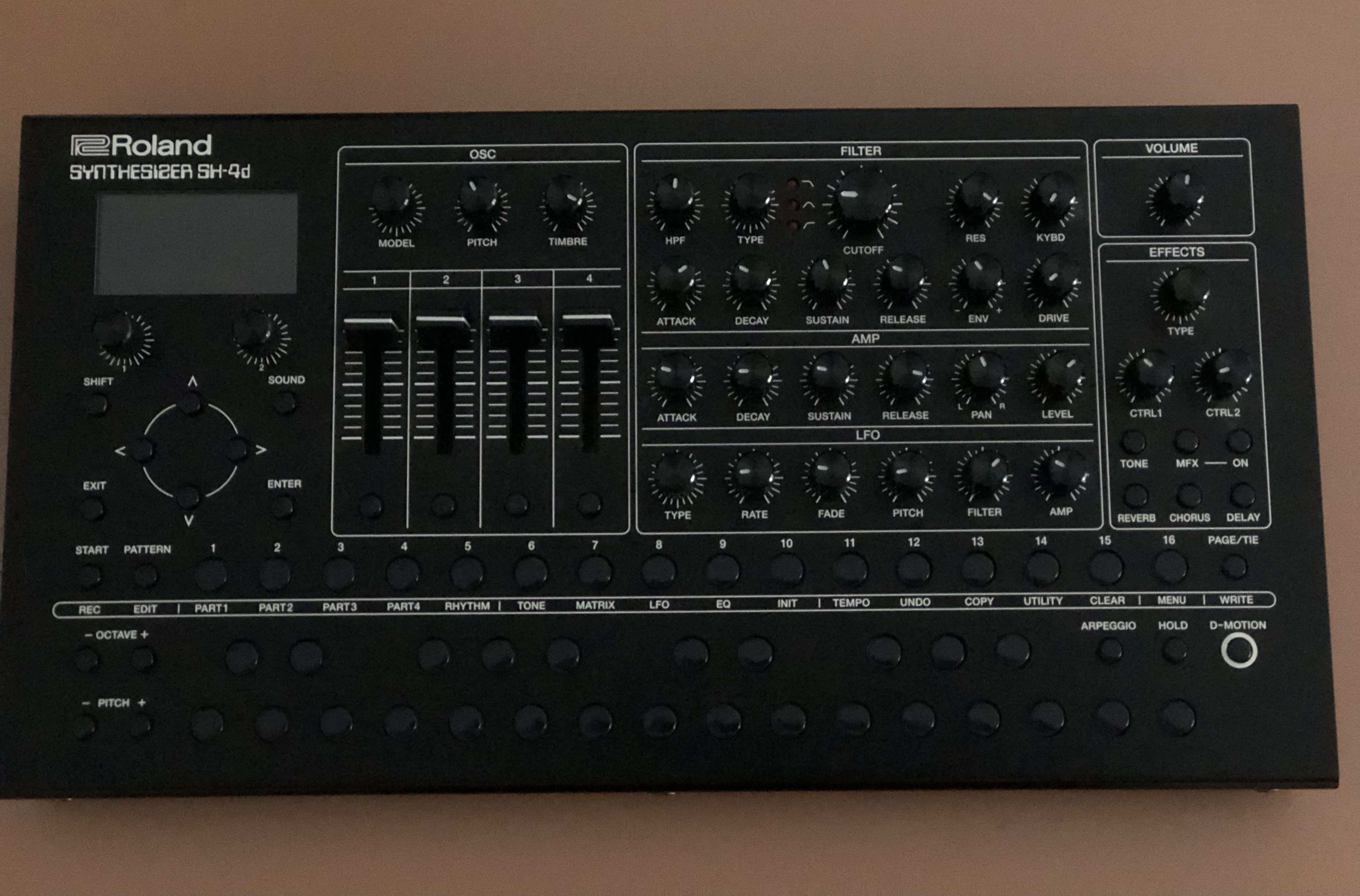 Roland SH4D Première main 