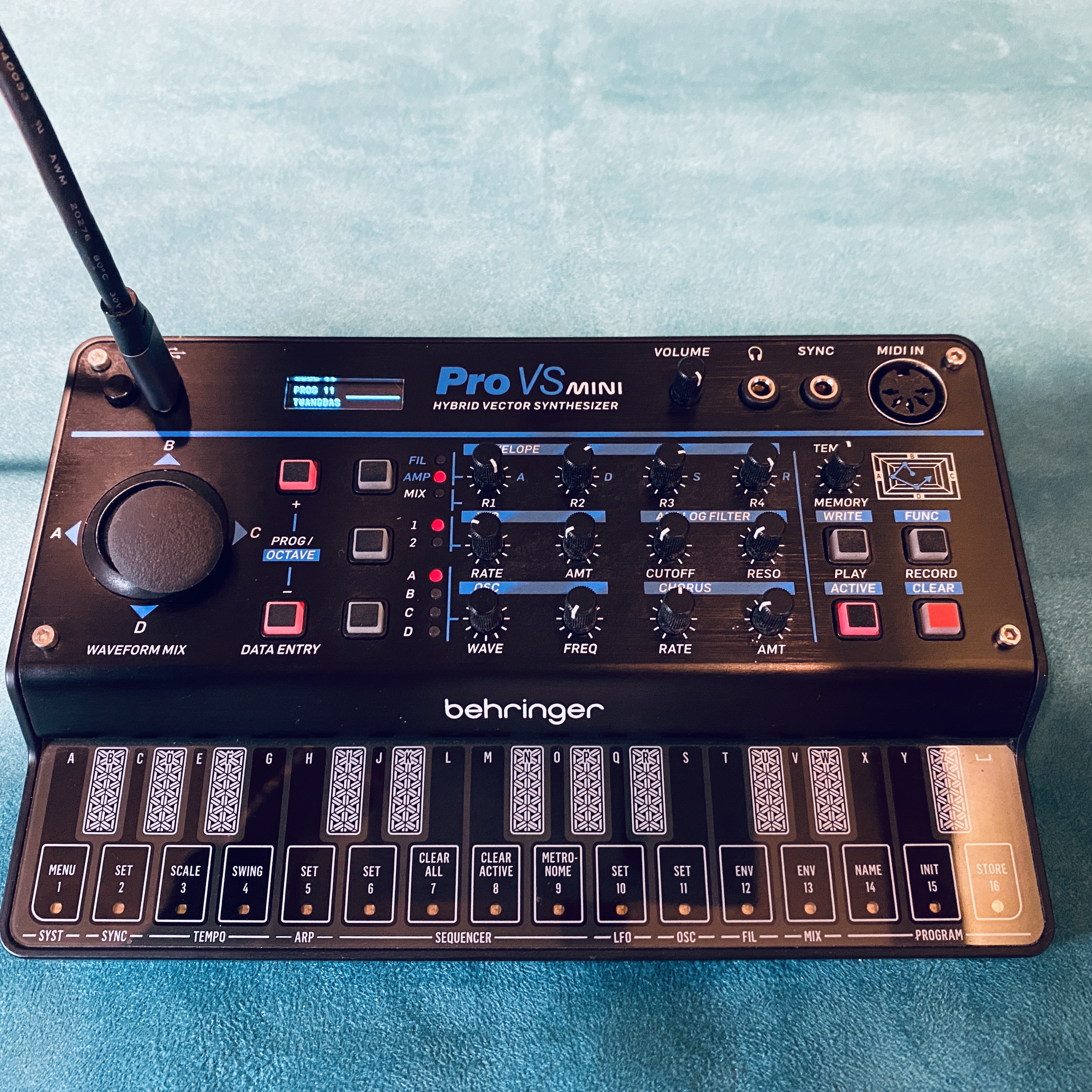 vends Behringer PRO VS MINI