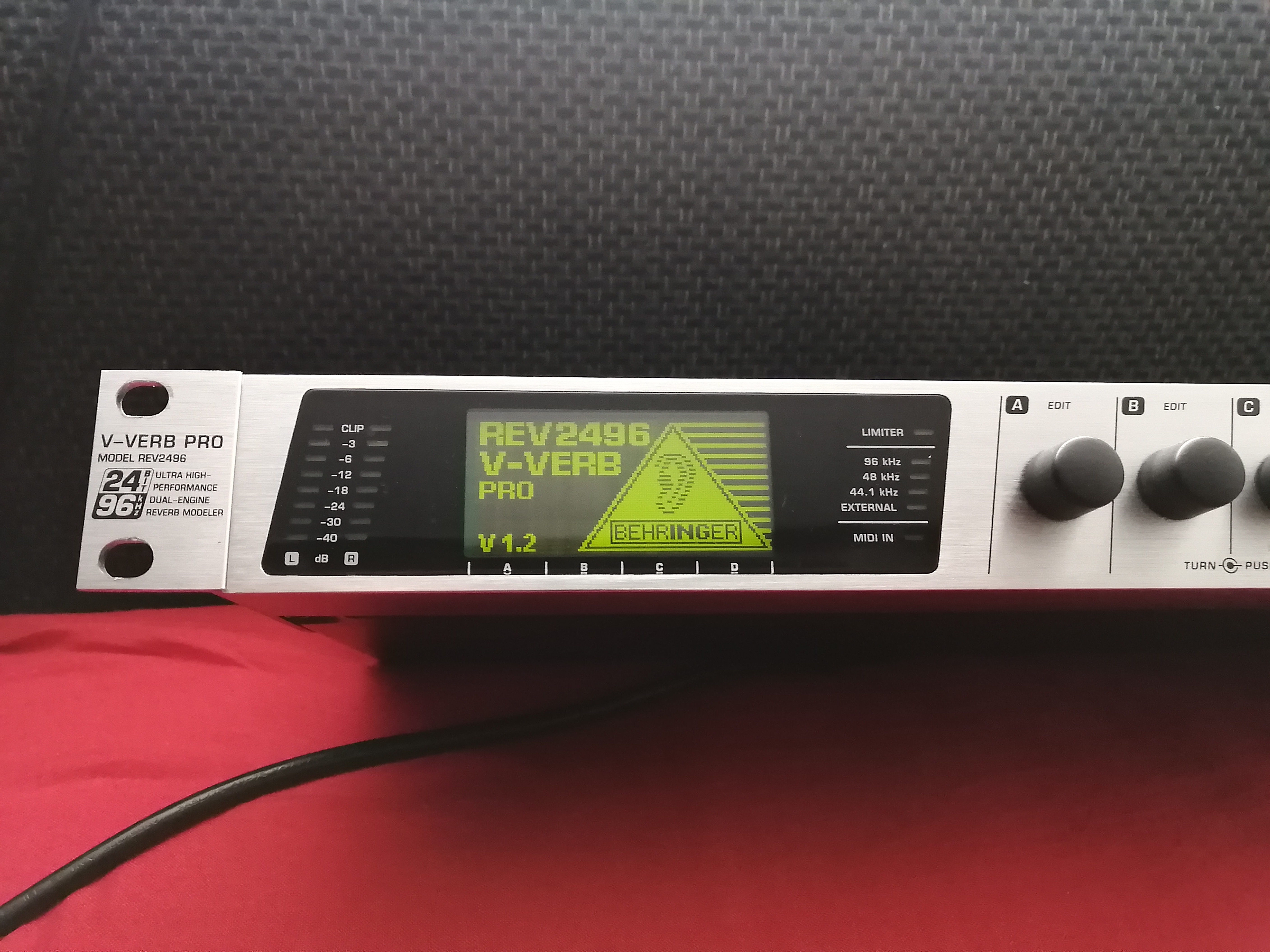 Behringer V-VERB PRO REV2496 (741)