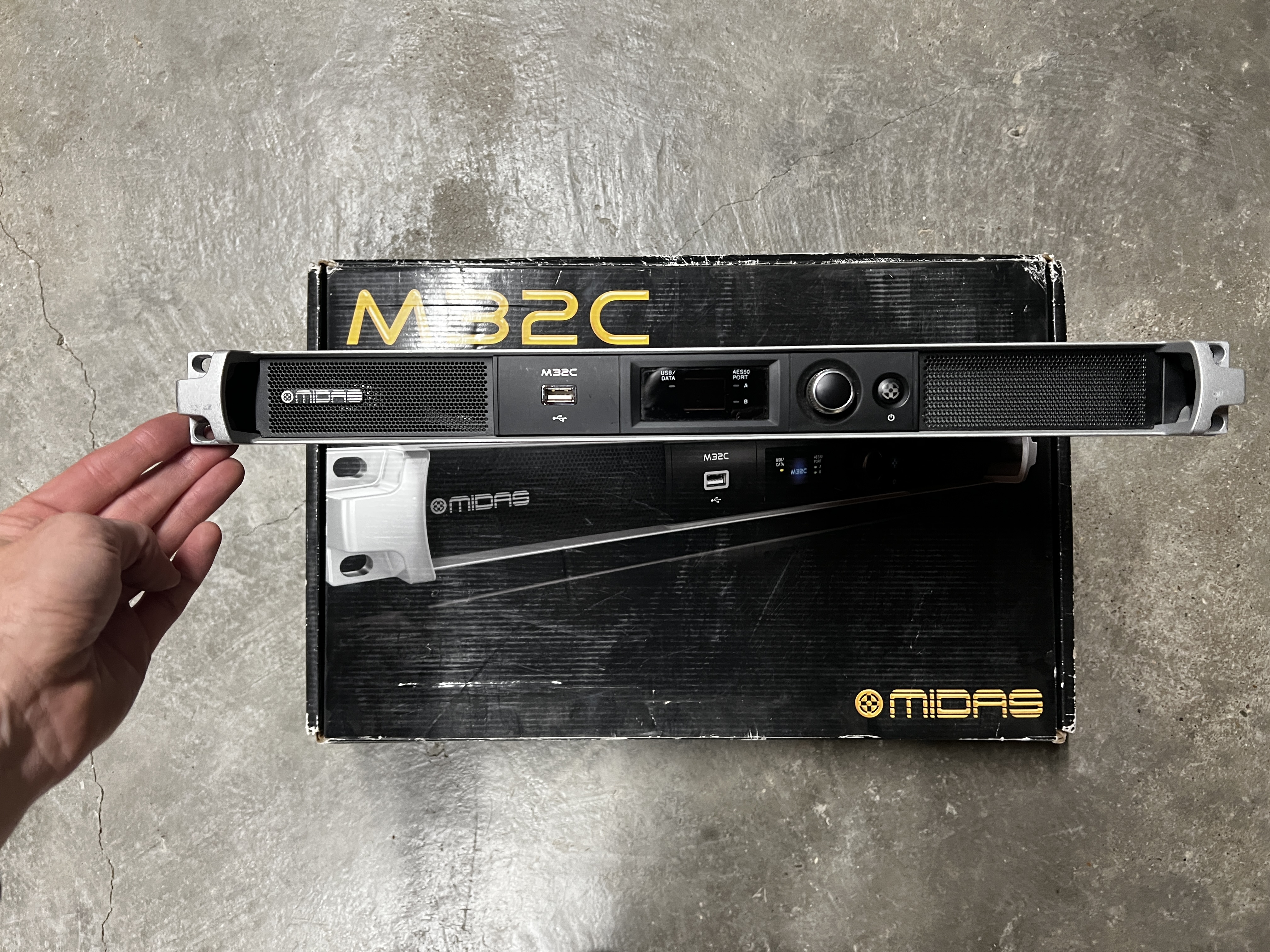 Console Mixage MIDAS M32C