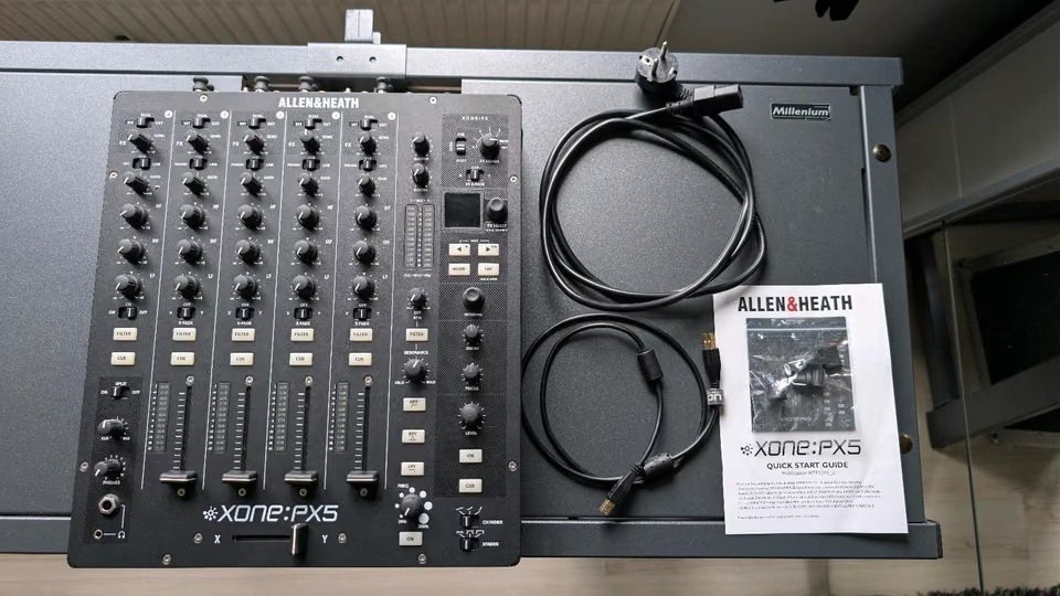 Allen & Heath Xone PX5 + Decksaver + Rack Case