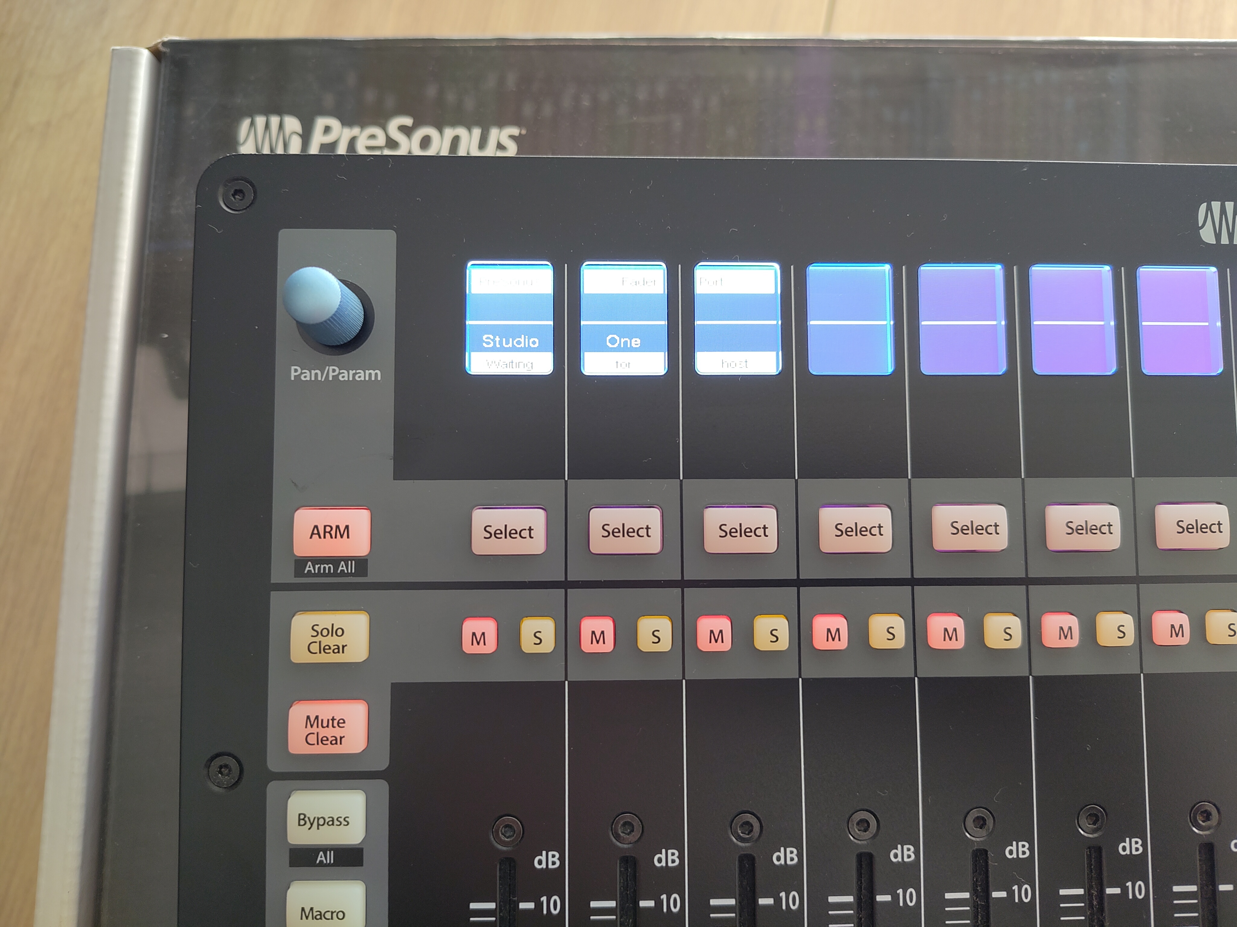 PreSonus Faderport 16 (71174)