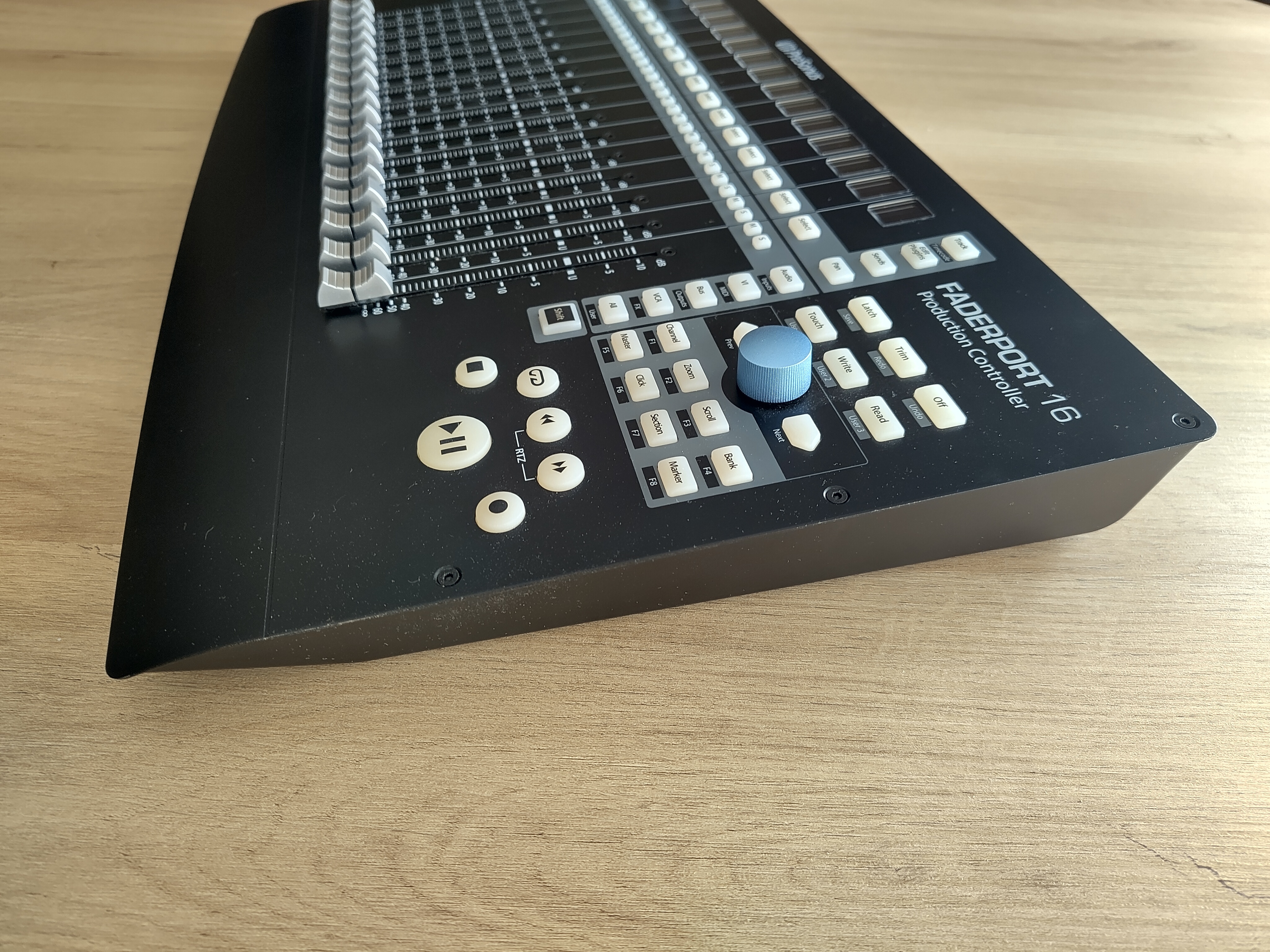 PreSonus Faderport 16 (49205)