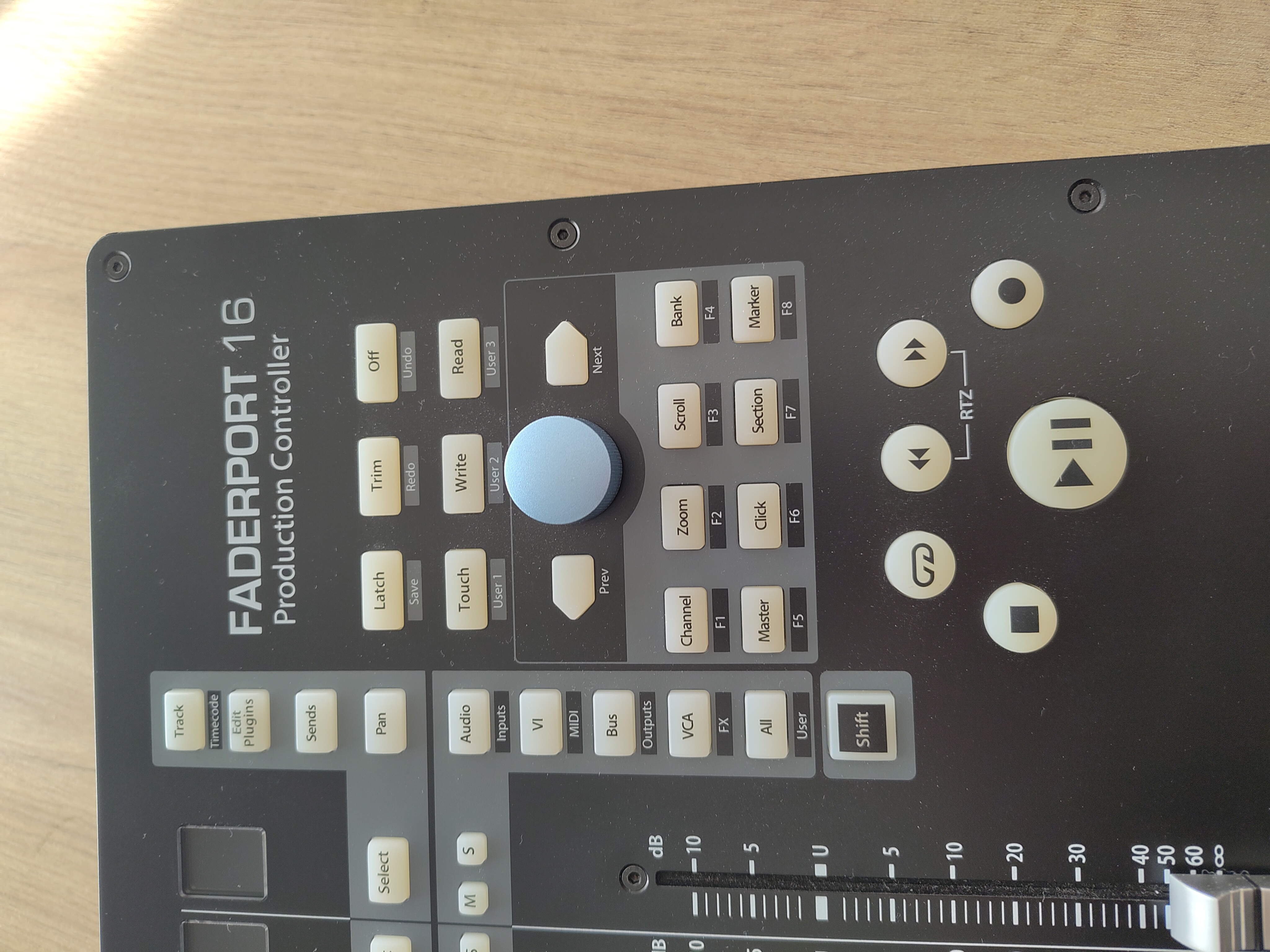 PreSonus Faderport 16 (65764)