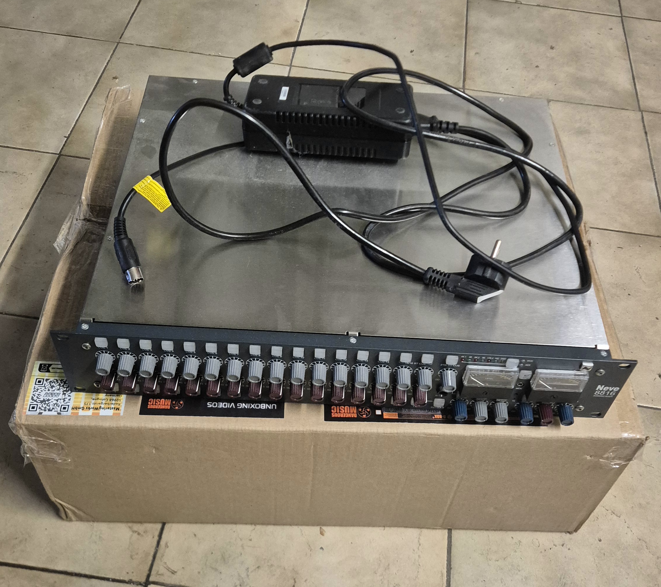 Sommateur Neve 8816