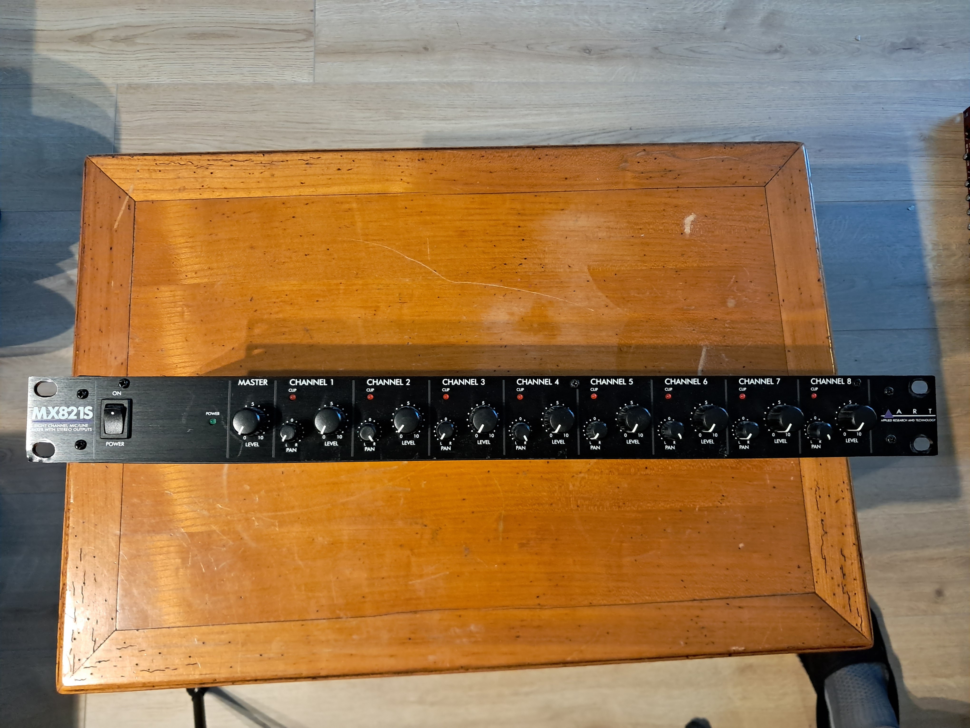 Mixer analogique en rack ART MX821S